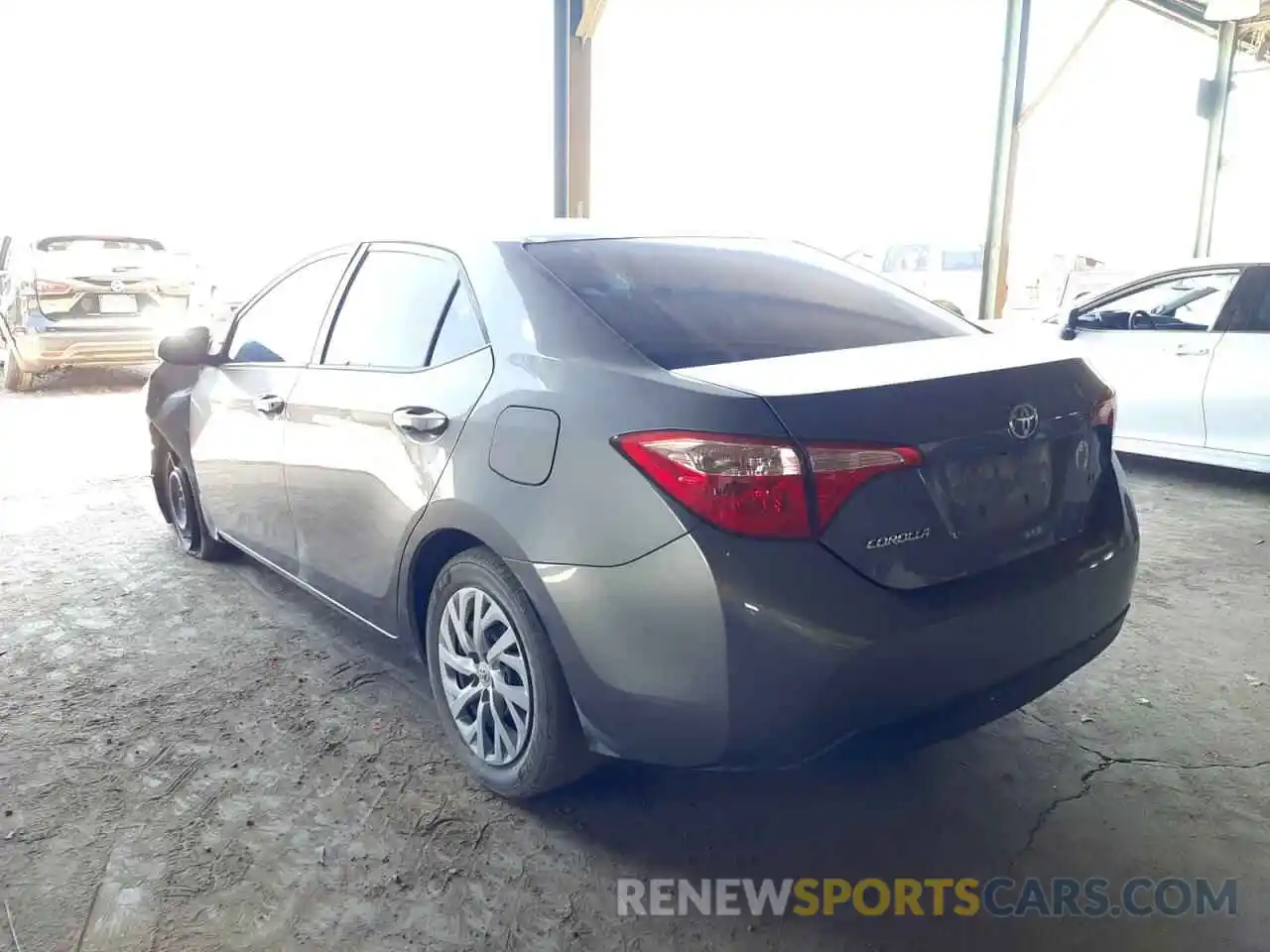 3 Photograph of a damaged car 2T1BURHE0KC135070 TOYOTA COROLLA 2019