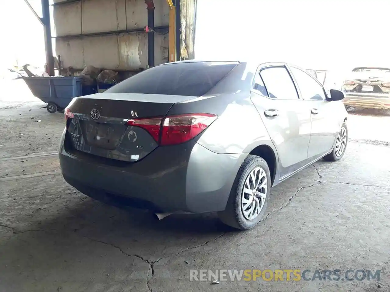 4 Photograph of a damaged car 2T1BURHE0KC135070 TOYOTA COROLLA 2019