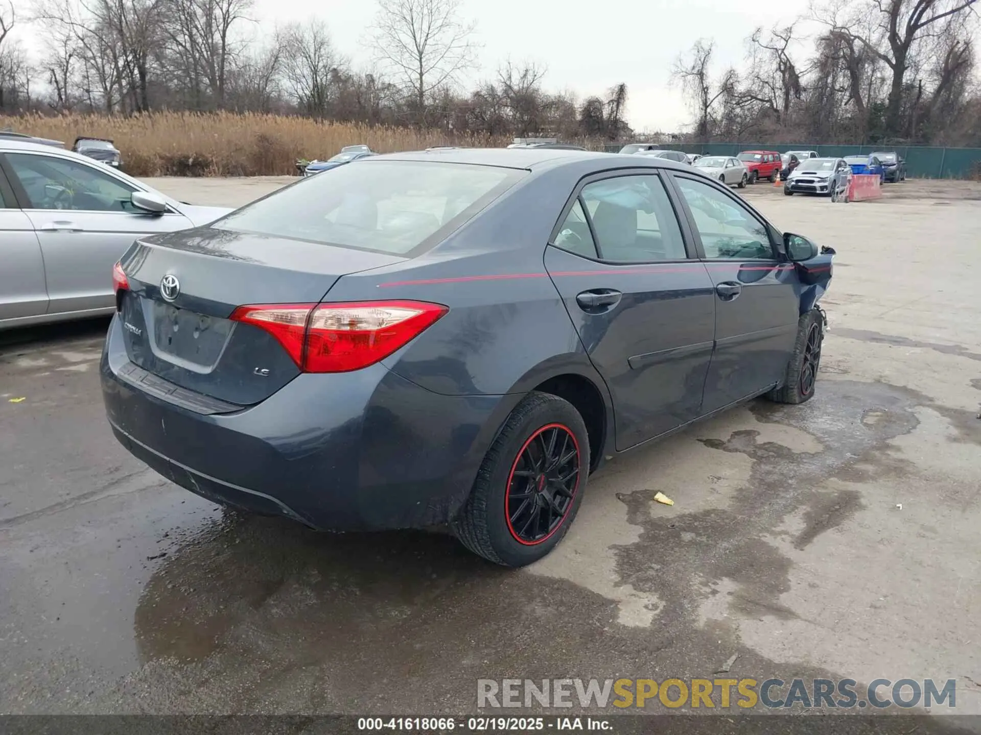 4 Photograph of a damaged car 2T1BURHE0KC141077 TOYOTA COROLLA 2019