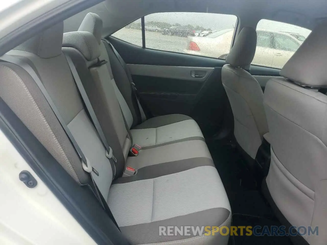 10 Photograph of a damaged car 2T1BURHE0KC142794 TOYOTA COROLLA 2019