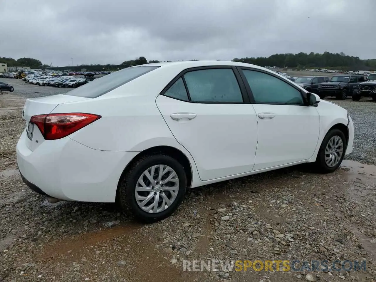 3 Photograph of a damaged car 2T1BURHE0KC142794 TOYOTA COROLLA 2019