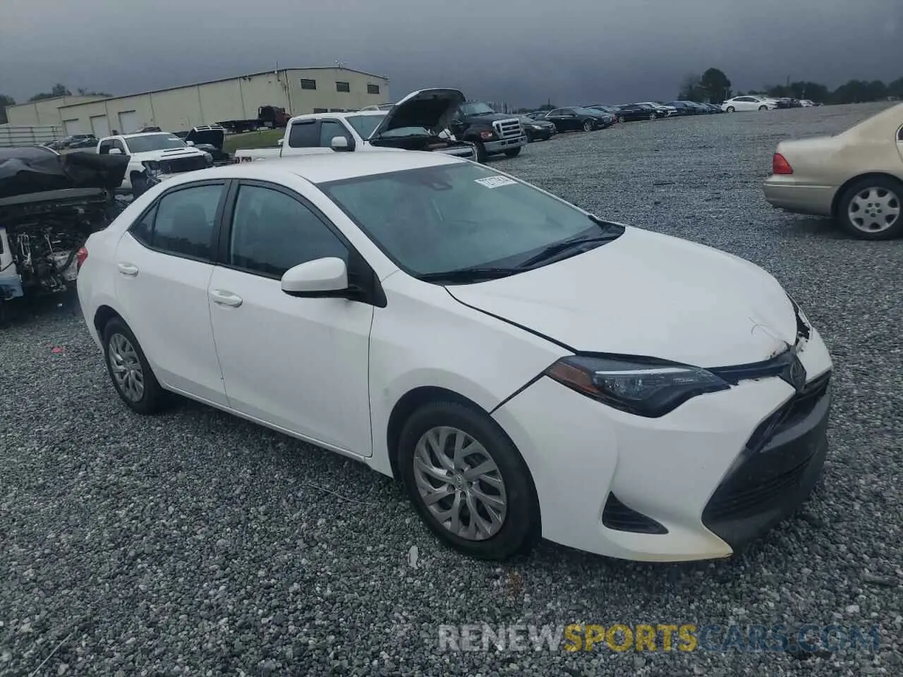 4 Photograph of a damaged car 2T1BURHE0KC142794 TOYOTA COROLLA 2019