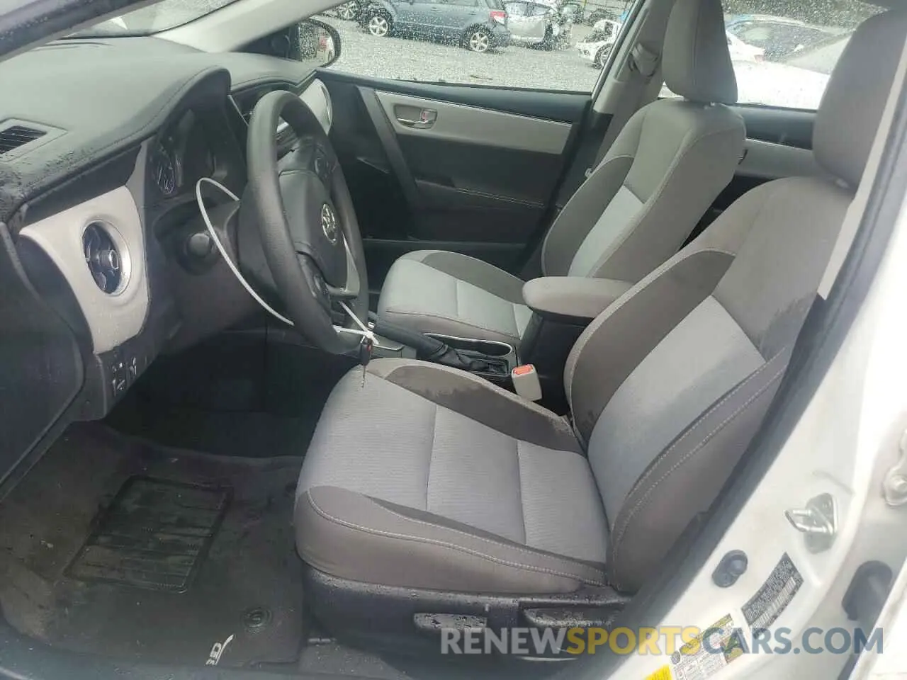 7 Photograph of a damaged car 2T1BURHE0KC142794 TOYOTA COROLLA 2019