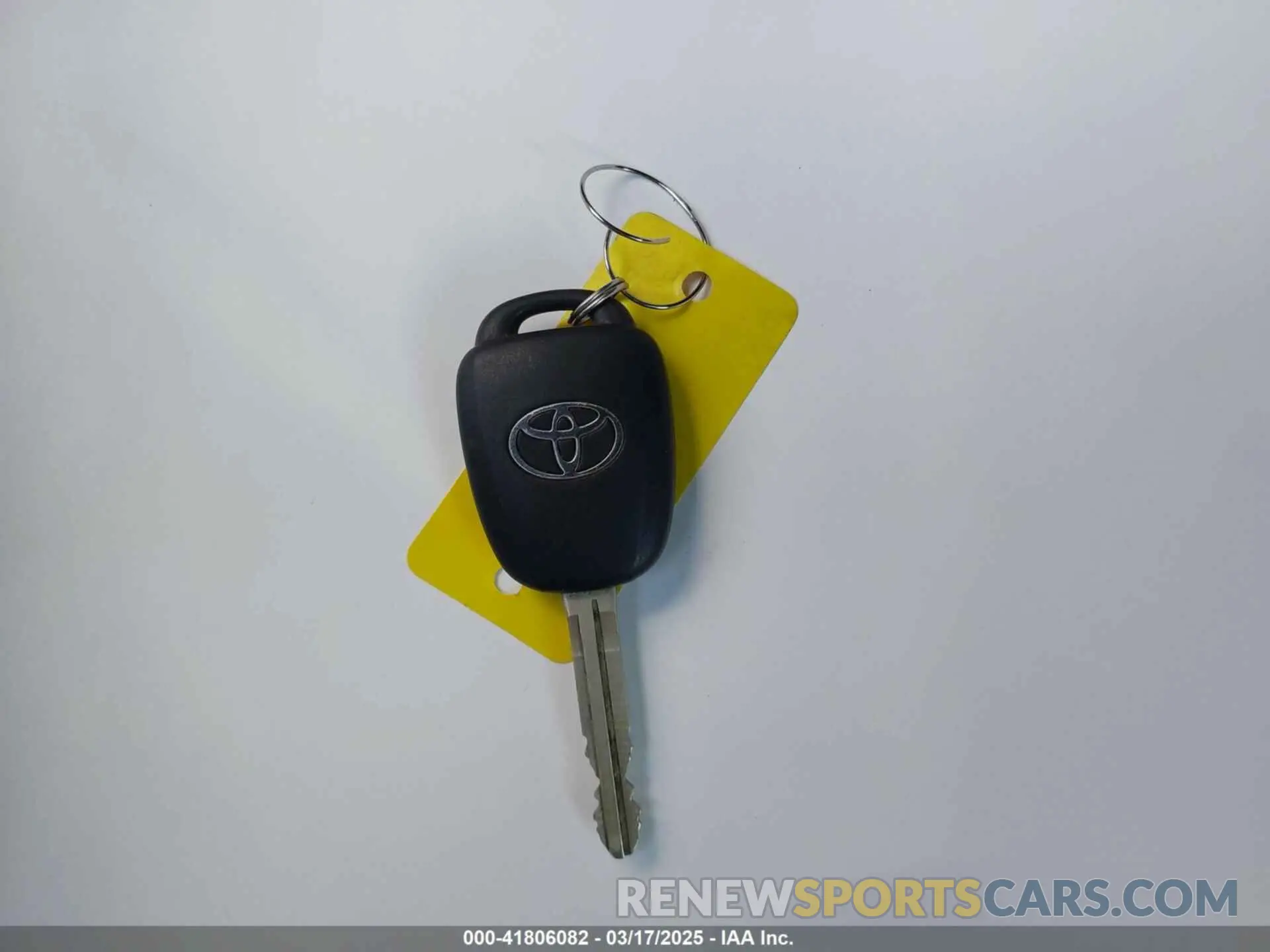 11 Photograph of a damaged car 2T1BURHE0KC143802 TOYOTA COROLLA 2019