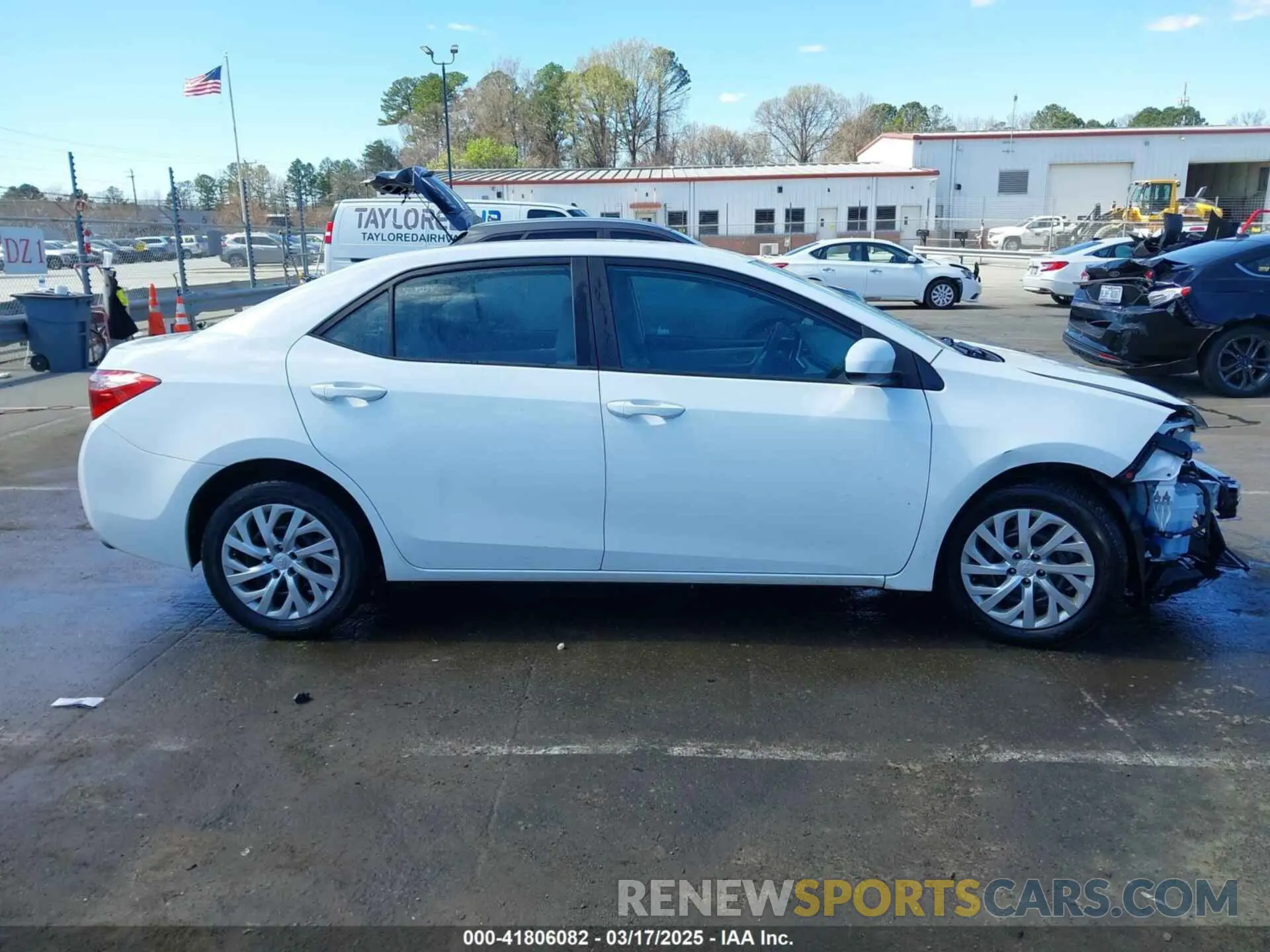 14 Photograph of a damaged car 2T1BURHE0KC143802 TOYOTA COROLLA 2019