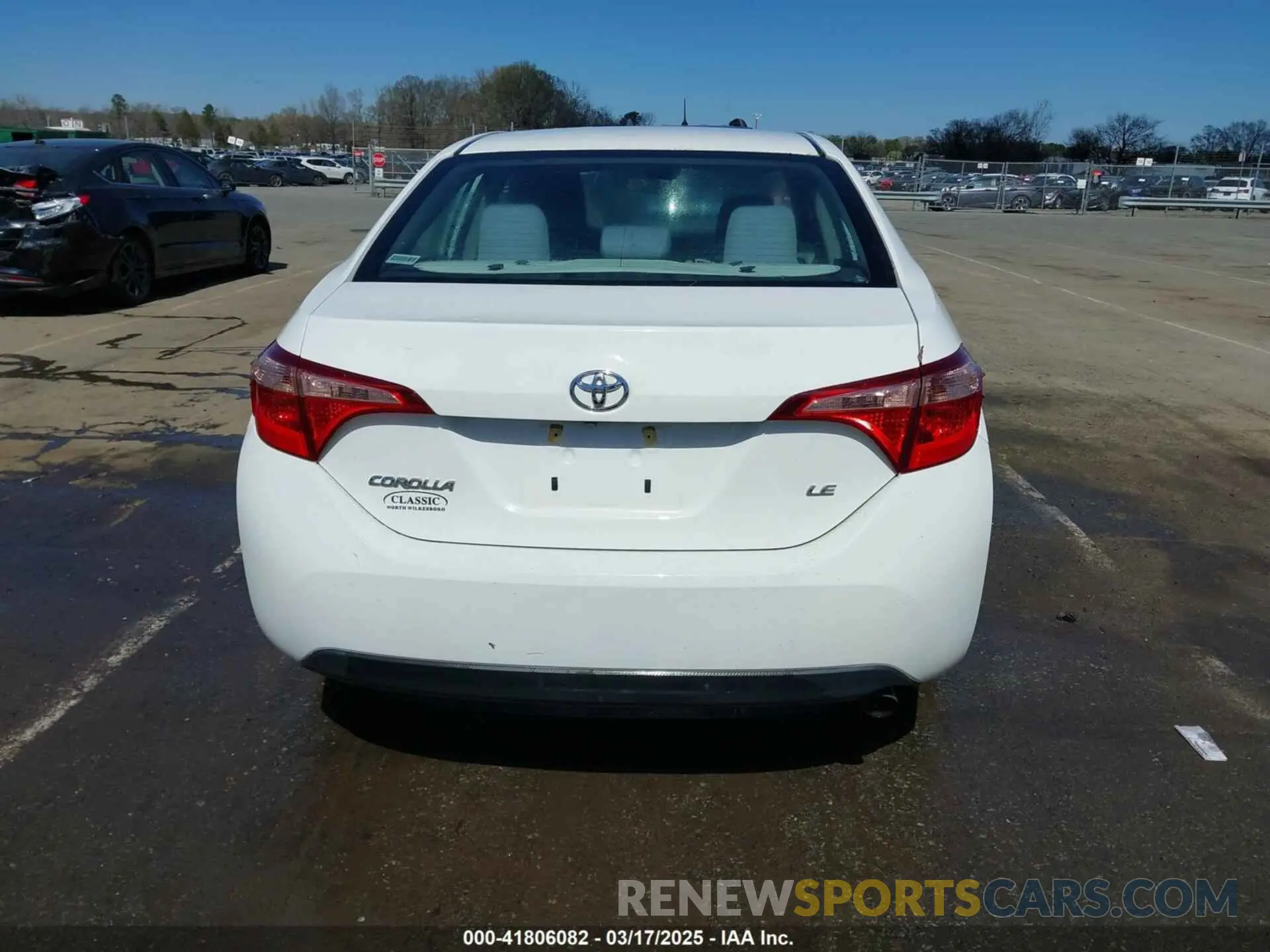 17 Photograph of a damaged car 2T1BURHE0KC143802 TOYOTA COROLLA 2019