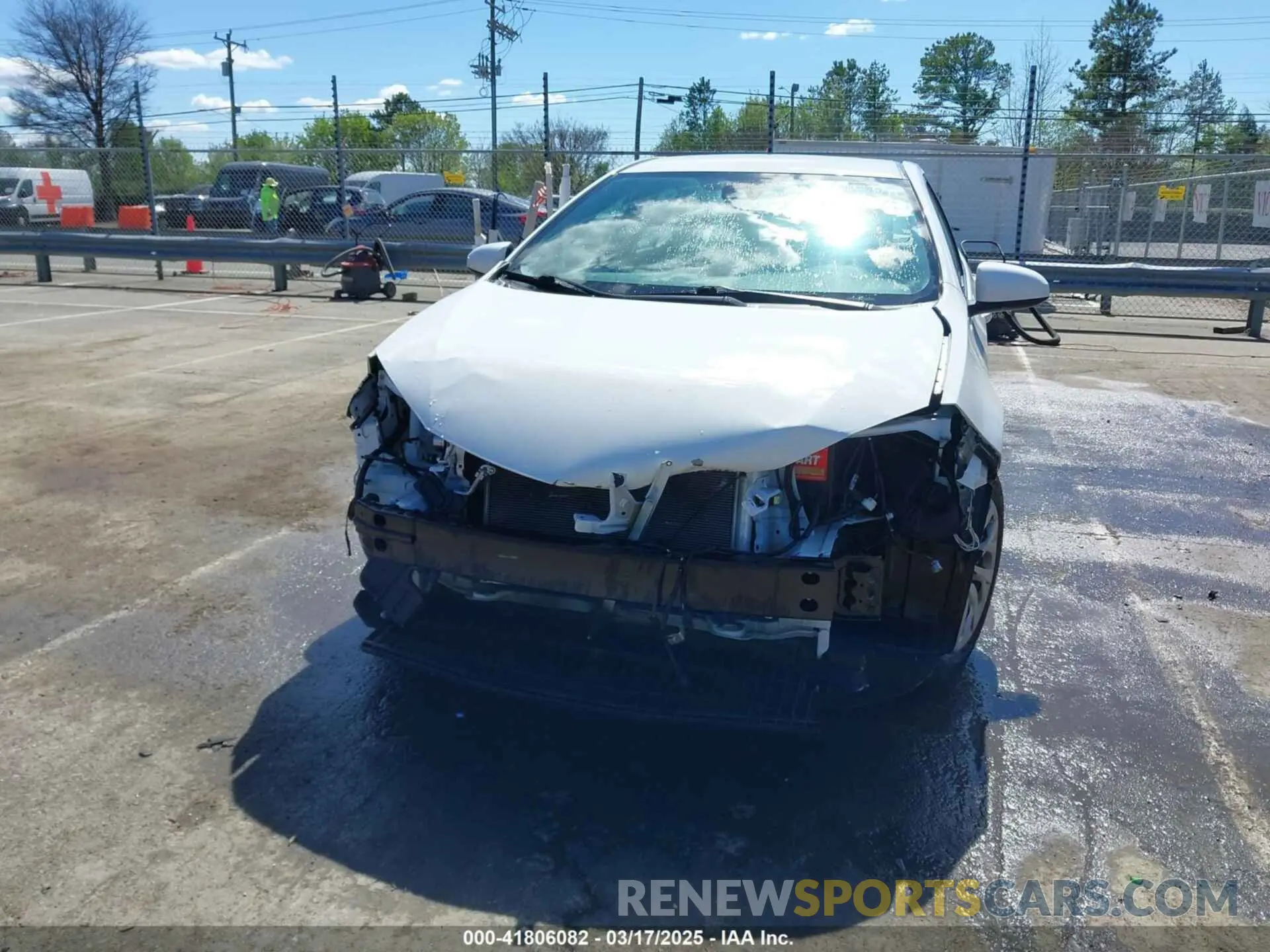6 Photograph of a damaged car 2T1BURHE0KC143802 TOYOTA COROLLA 2019