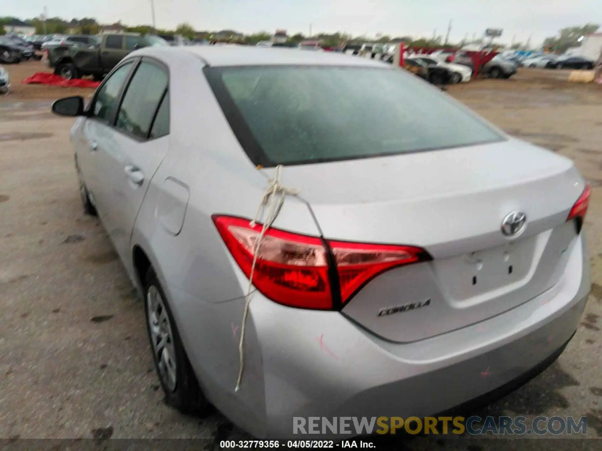 3 Photograph of a damaged car 2T1BURHE0KC148420 TOYOTA COROLLA 2019