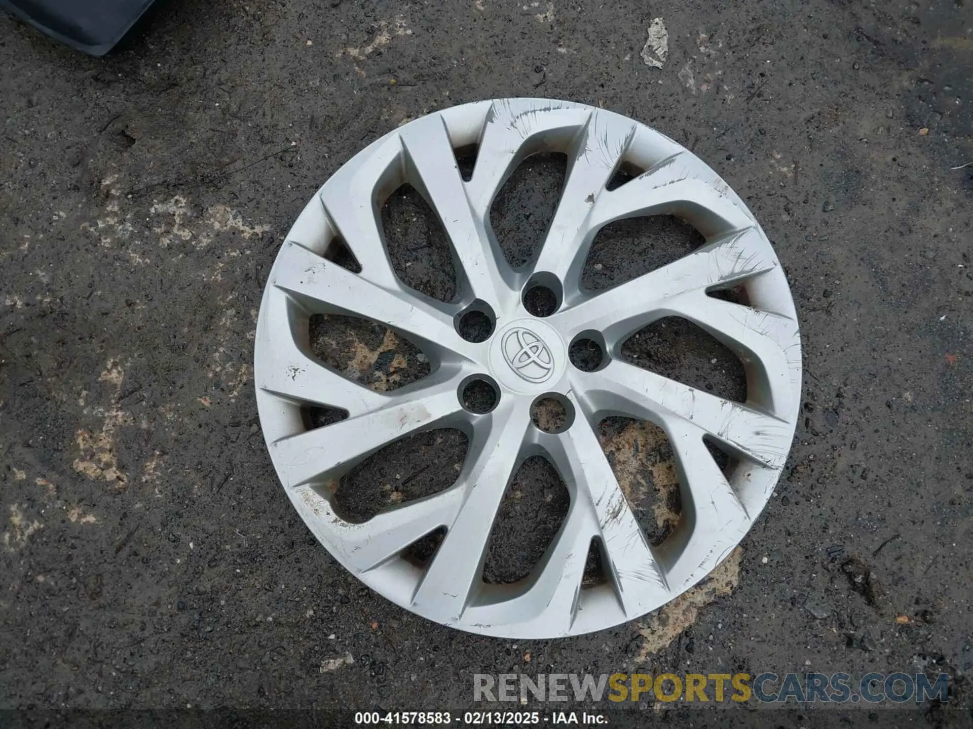 12 Photograph of a damaged car 2T1BURHE0KC150152 TOYOTA COROLLA 2019
