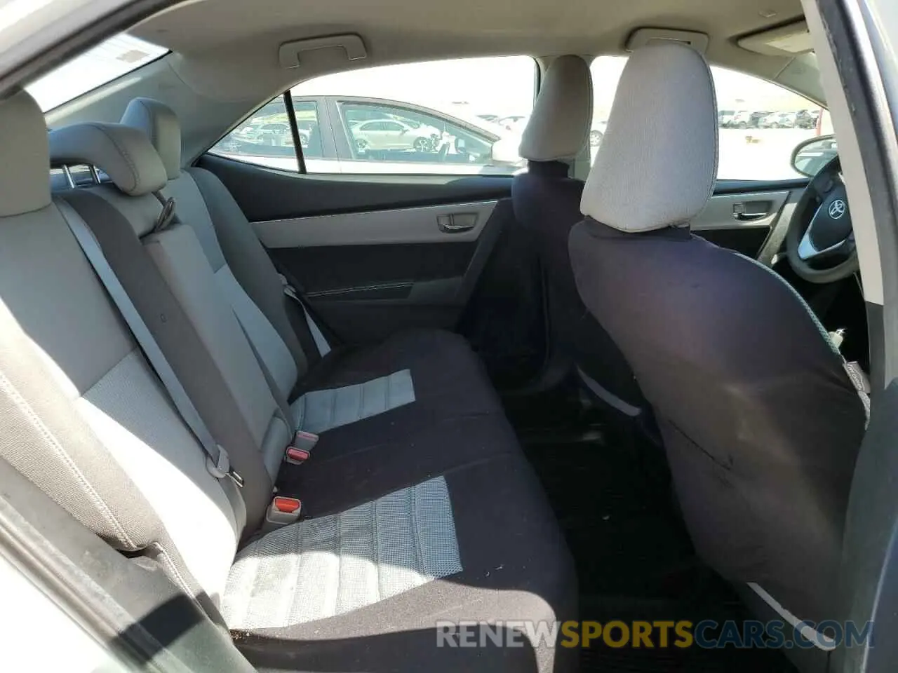 10 Photograph of a damaged car 2T1BURHE0KC151561 TOYOTA COROLLA 2019