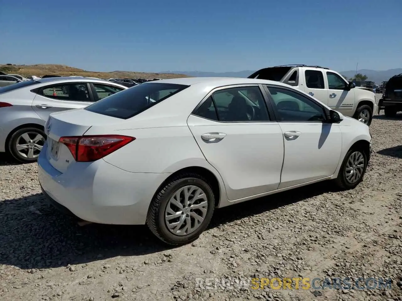 3 Photograph of a damaged car 2T1BURHE0KC151561 TOYOTA COROLLA 2019