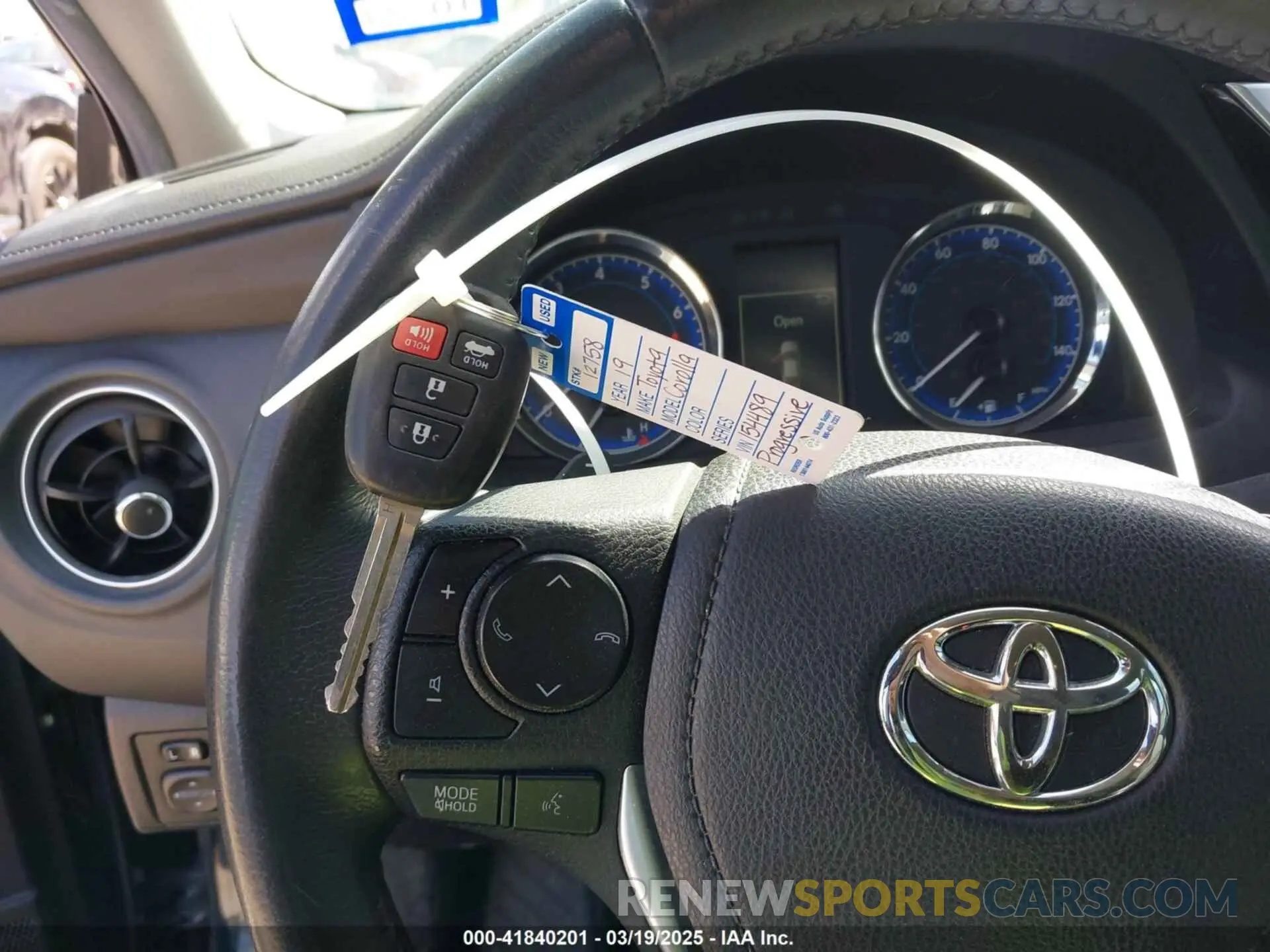 11 Photograph of a damaged car 2T1BURHE0KC154489 TOYOTA COROLLA 2019