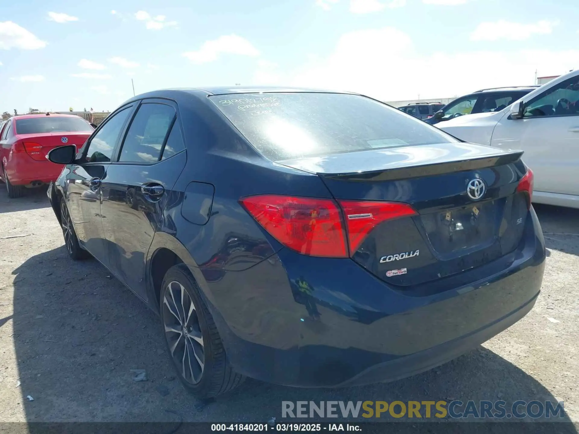 3 Photograph of a damaged car 2T1BURHE0KC154489 TOYOTA COROLLA 2019