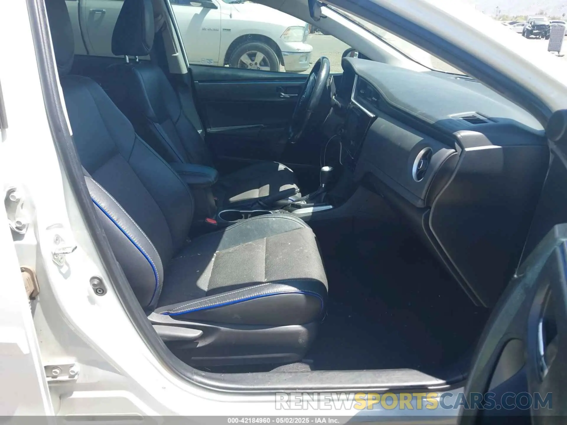 5 Photograph of a damaged car 2T1BURHE0KC159529 TOYOTA COROLLA 2019