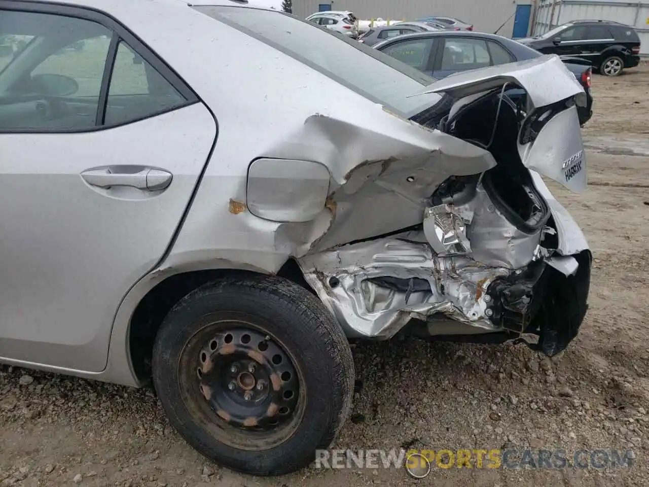 9 Photograph of a damaged car 2T1BURHE0KC164178 TOYOTA COROLLA 2019