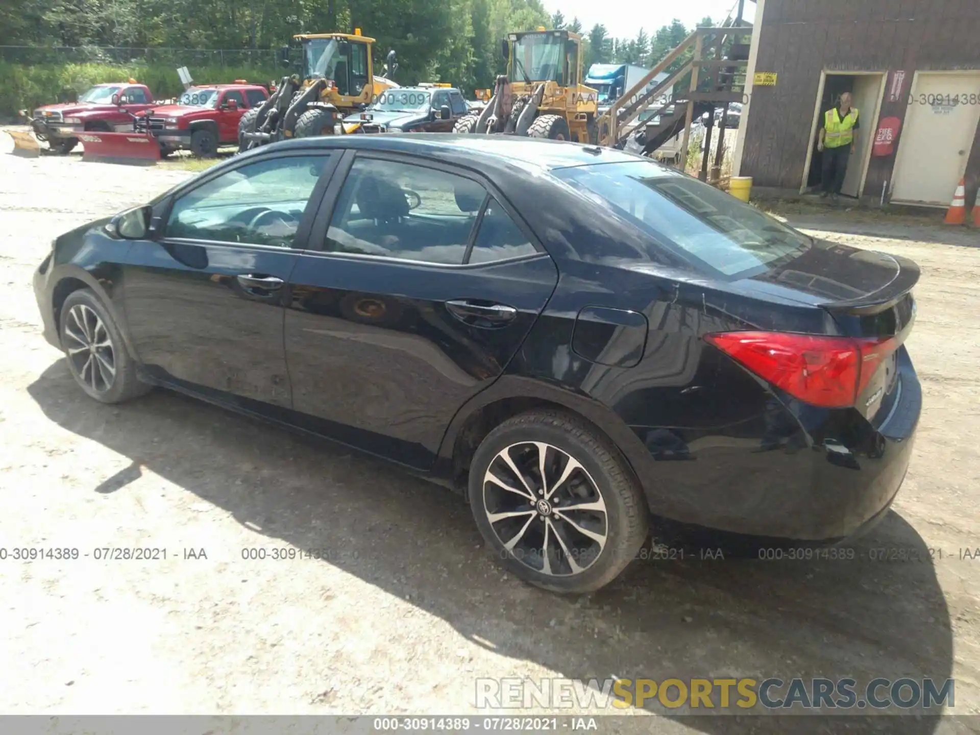 3 Photograph of a damaged car 2T1BURHE0KC165749 TOYOTA COROLLA 2019