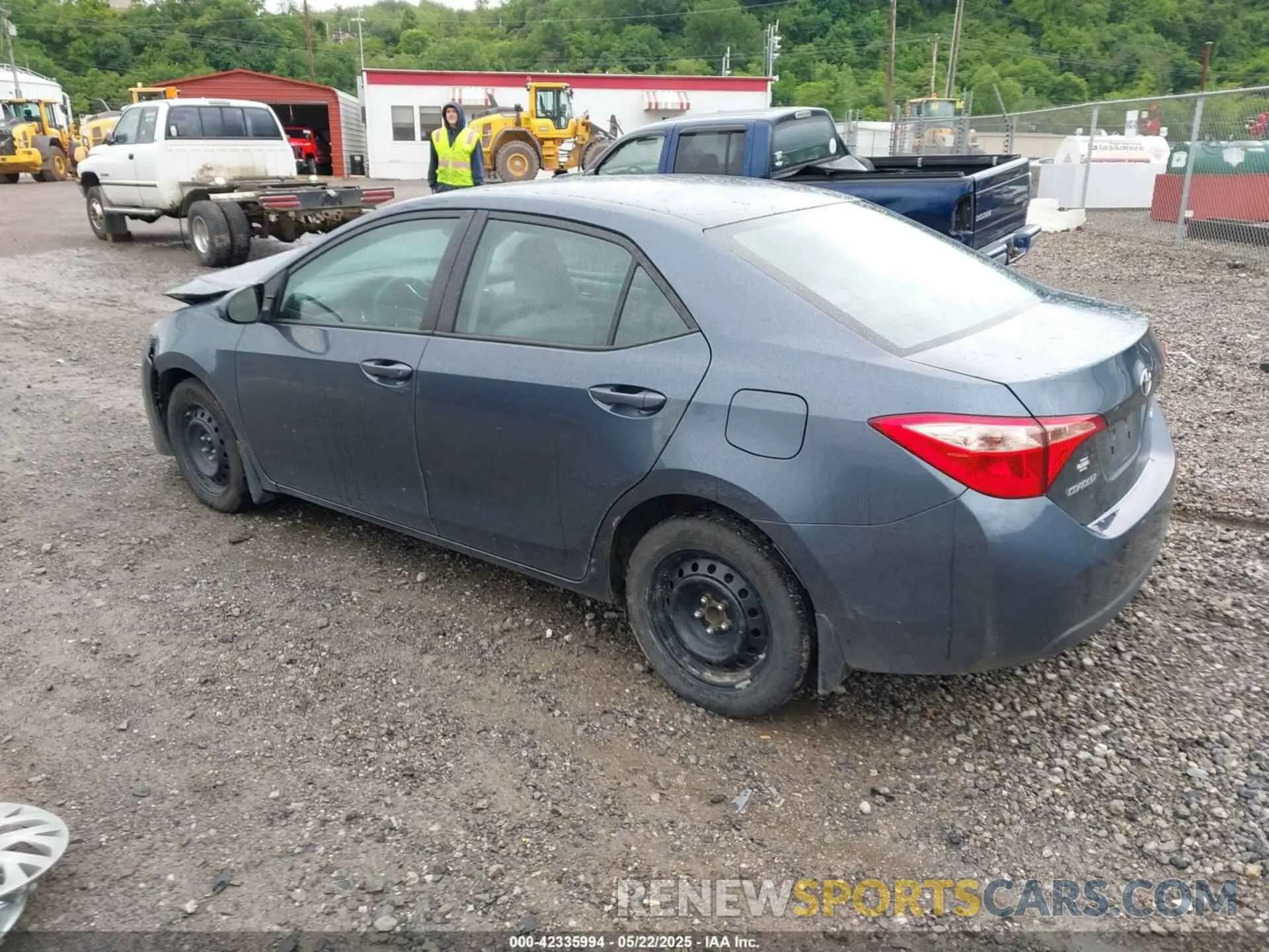3 Photograph of a damaged car 2T1BURHE0KC167730 TOYOTA COROLLA 2019