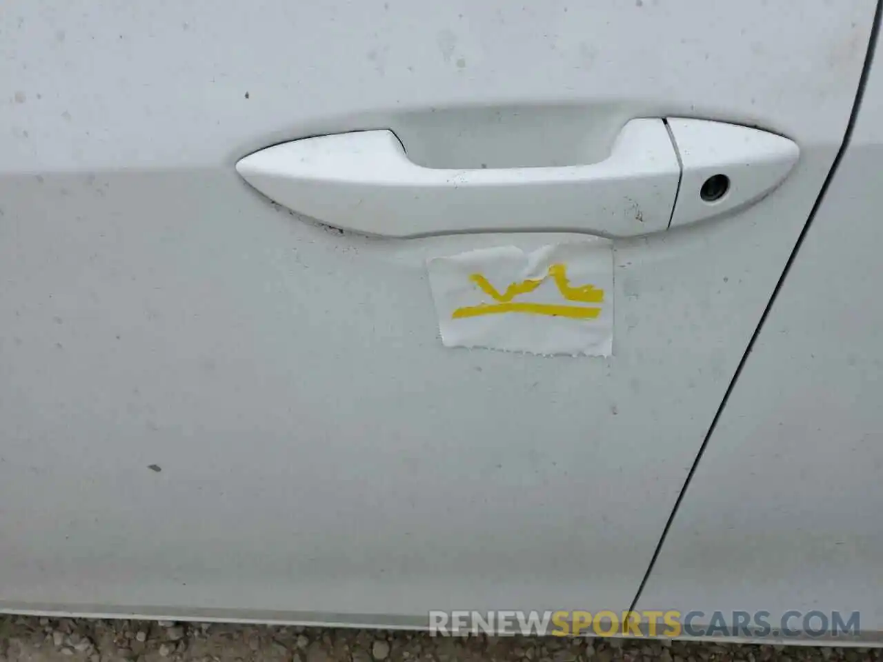 9 Photograph of a damaged car 2T1BURHE0KC168943 TOYOTA COROLLA 2019