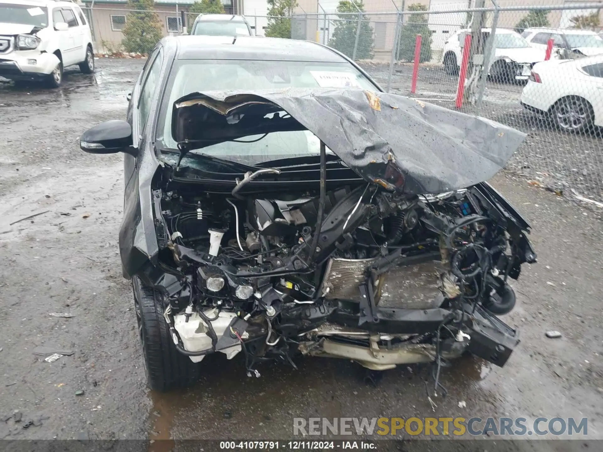 18 Photograph of a damaged car 2T1BURHE0KC169266 TOYOTA COROLLA 2019