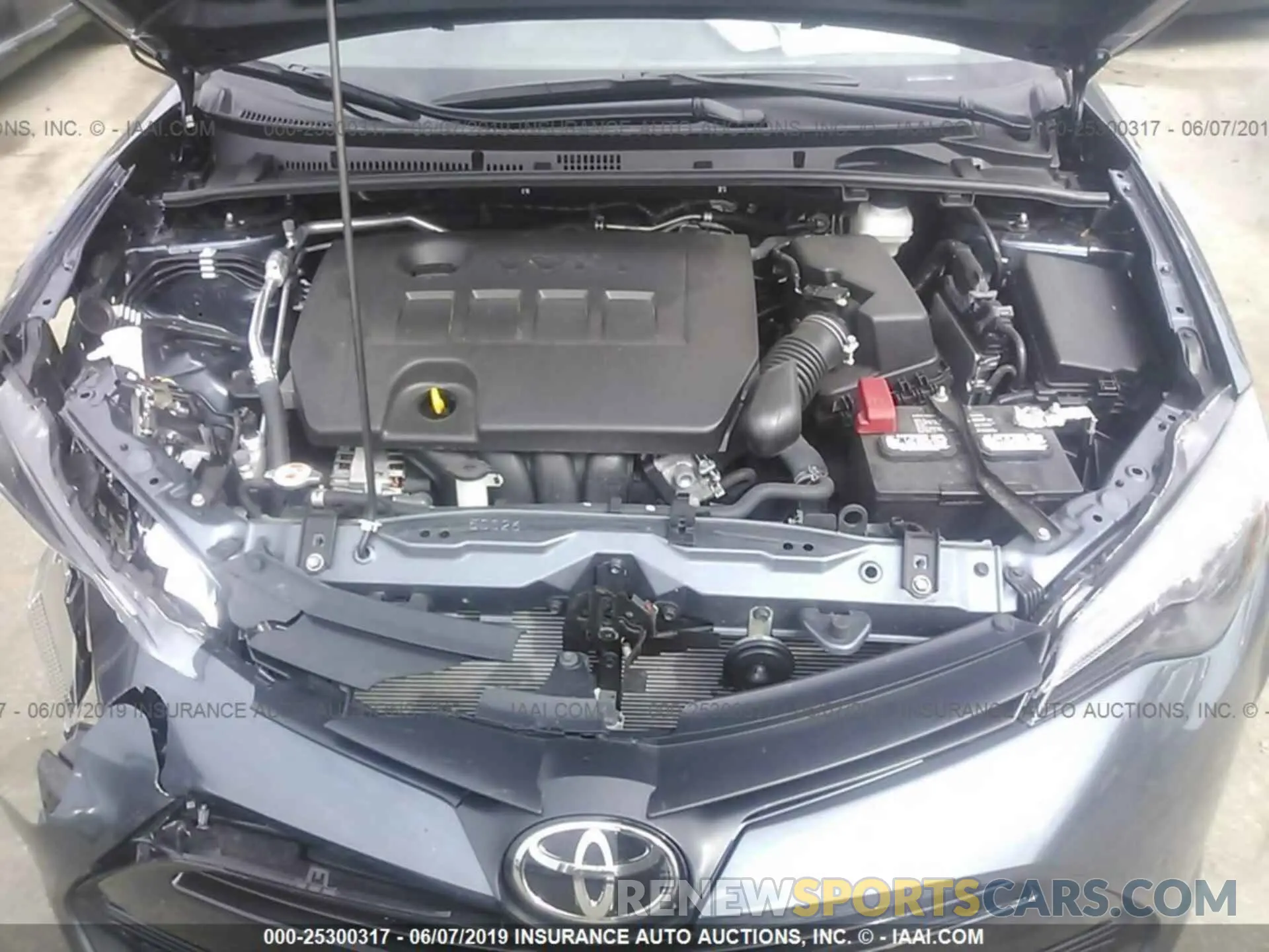 10 Photograph of a damaged car 2T1BURHE0KC171843 TOYOTA COROLLA 2019