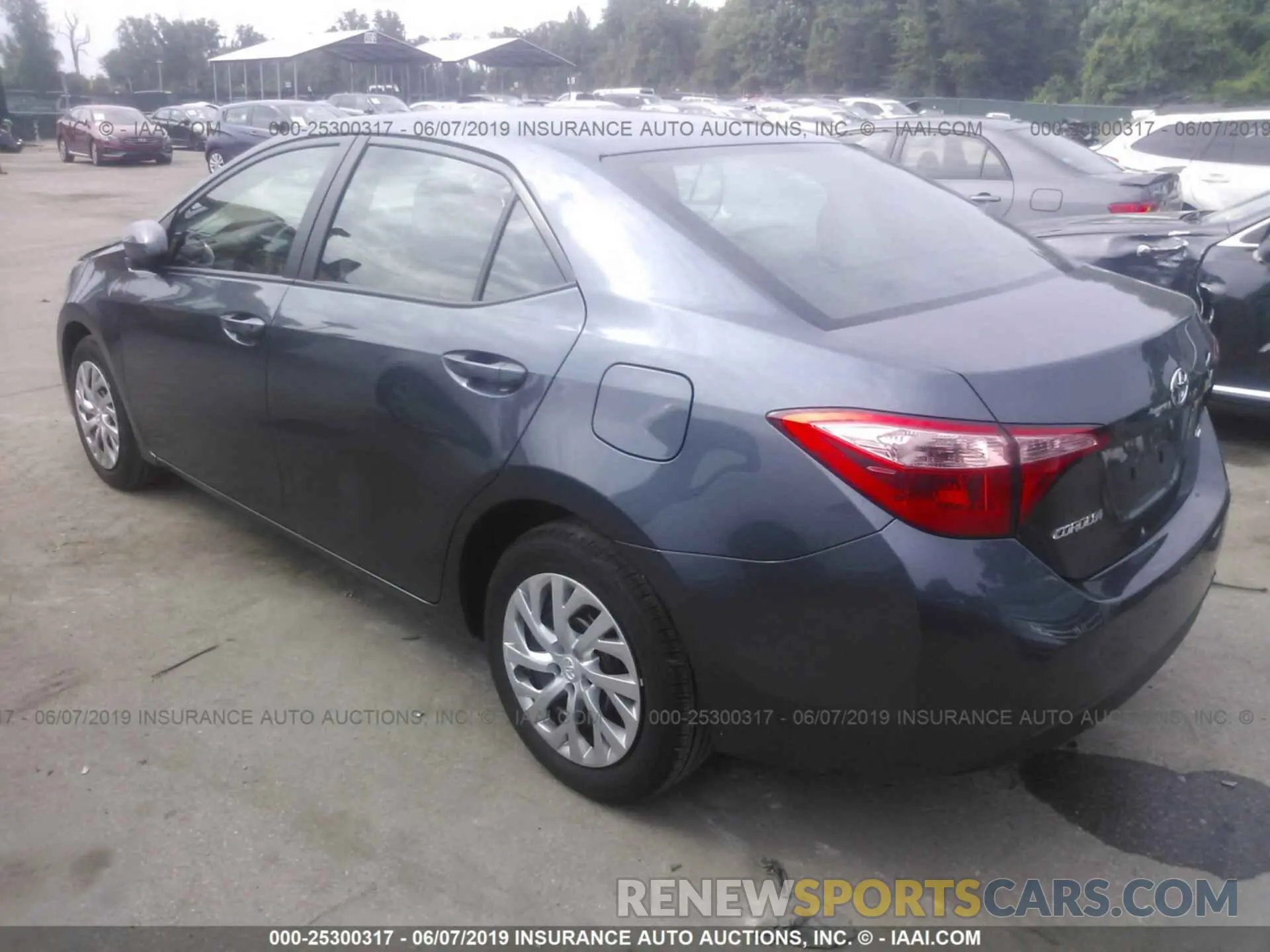 3 Photograph of a damaged car 2T1BURHE0KC171843 TOYOTA COROLLA 2019