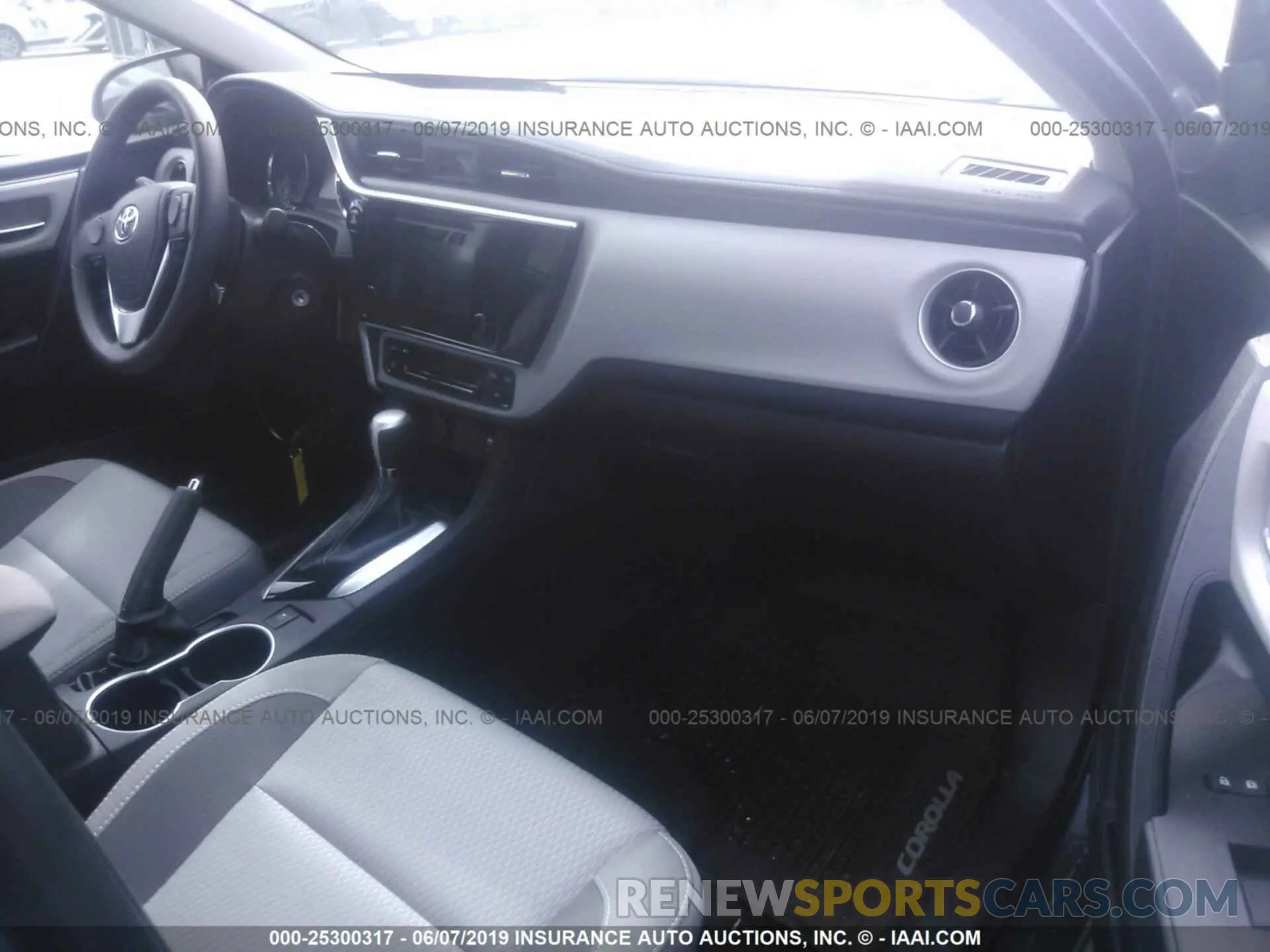 5 Photograph of a damaged car 2T1BURHE0KC171843 TOYOTA COROLLA 2019