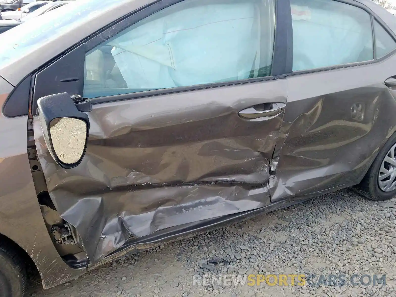 9 Photograph of a damaged car 2T1BURHE0KC173057 TOYOTA COROLLA 2019