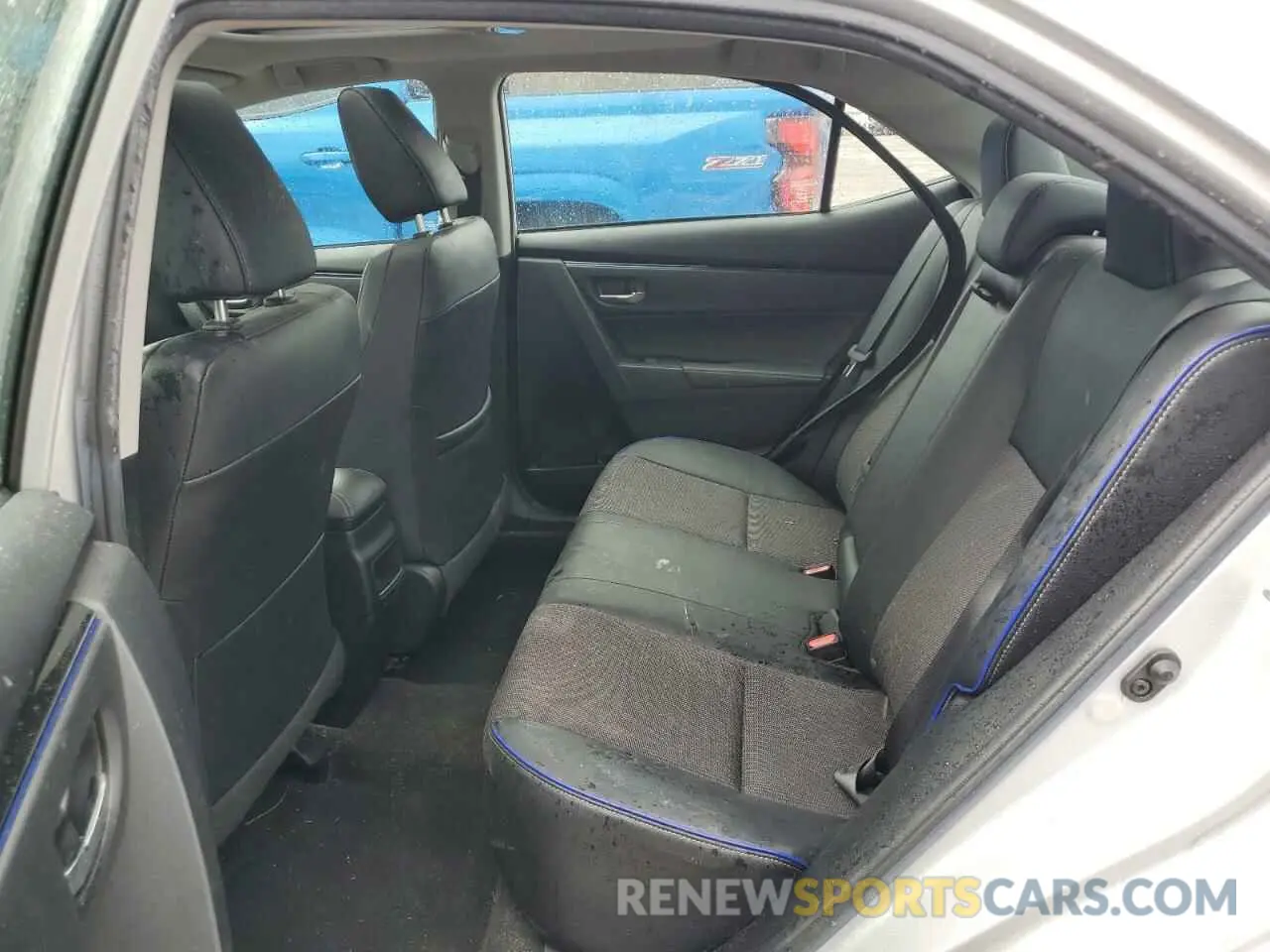 10 Photograph of a damaged car 2T1BURHE0KC175116 TOYOTA COROLLA 2019
