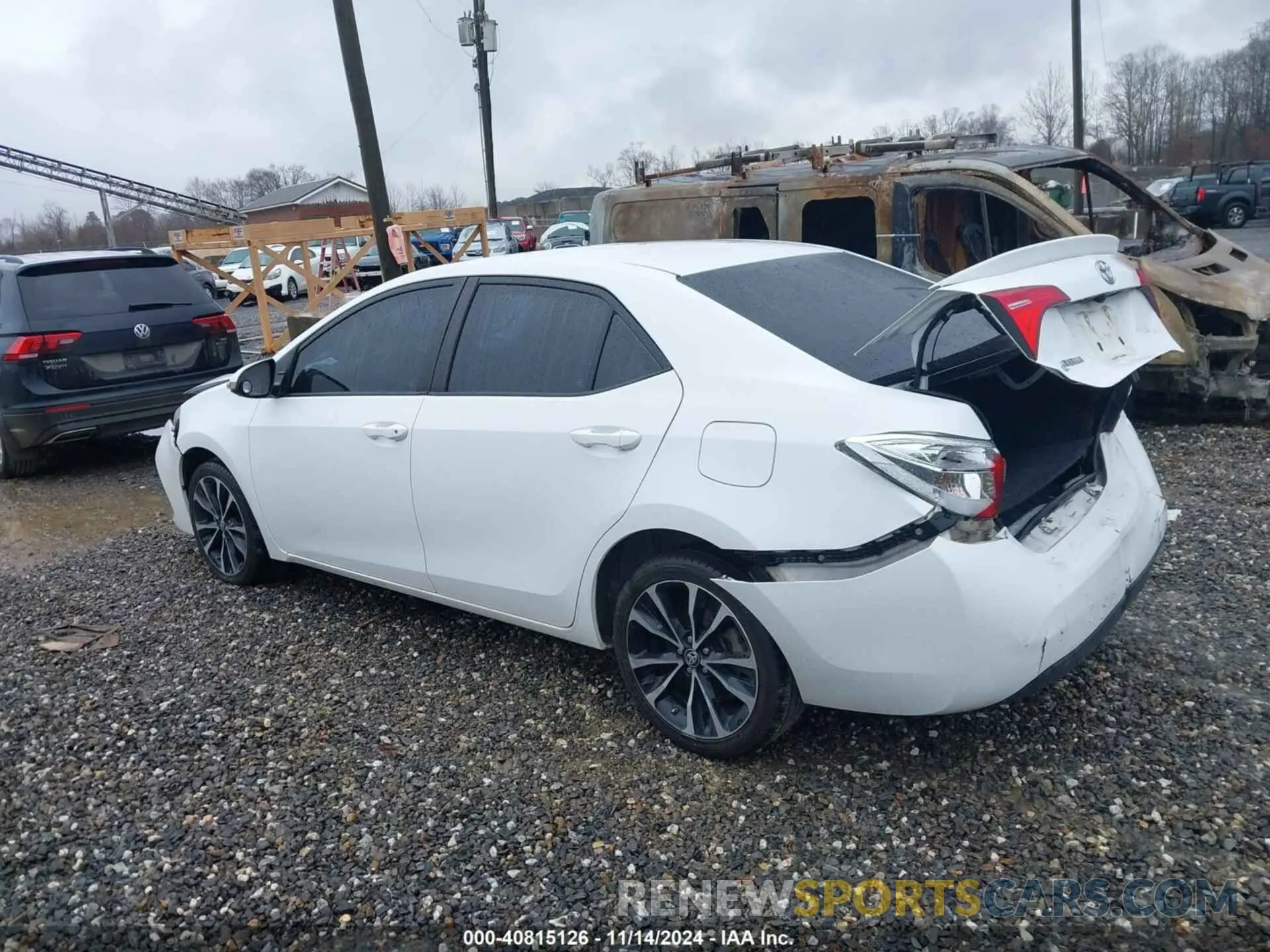 3 Photograph of a damaged car 2T1BURHE0KC178372 TOYOTA COROLLA 2019