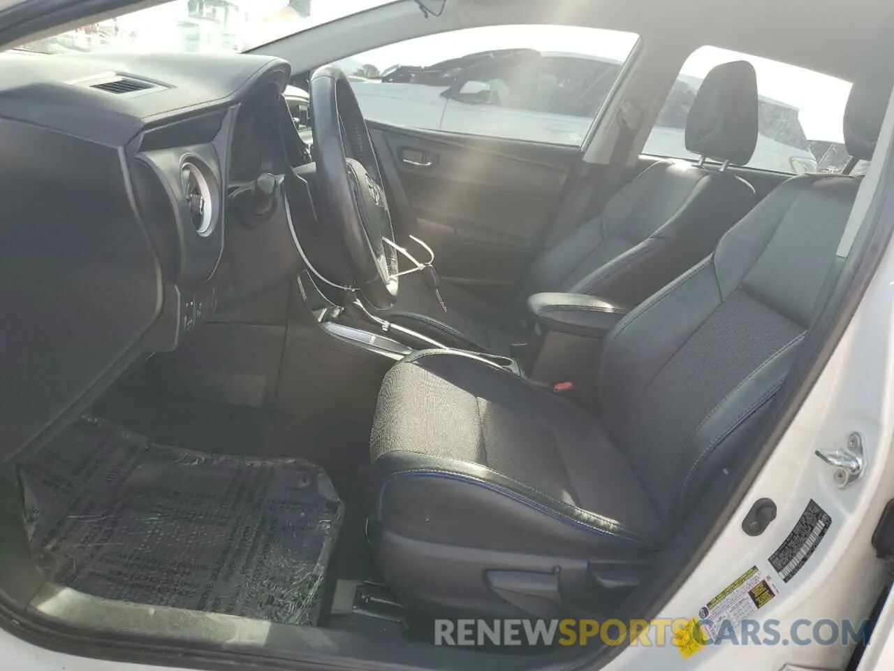 7 Photograph of a damaged car 2T1BURHE0KC180350 TOYOTA COROLLA 2019
