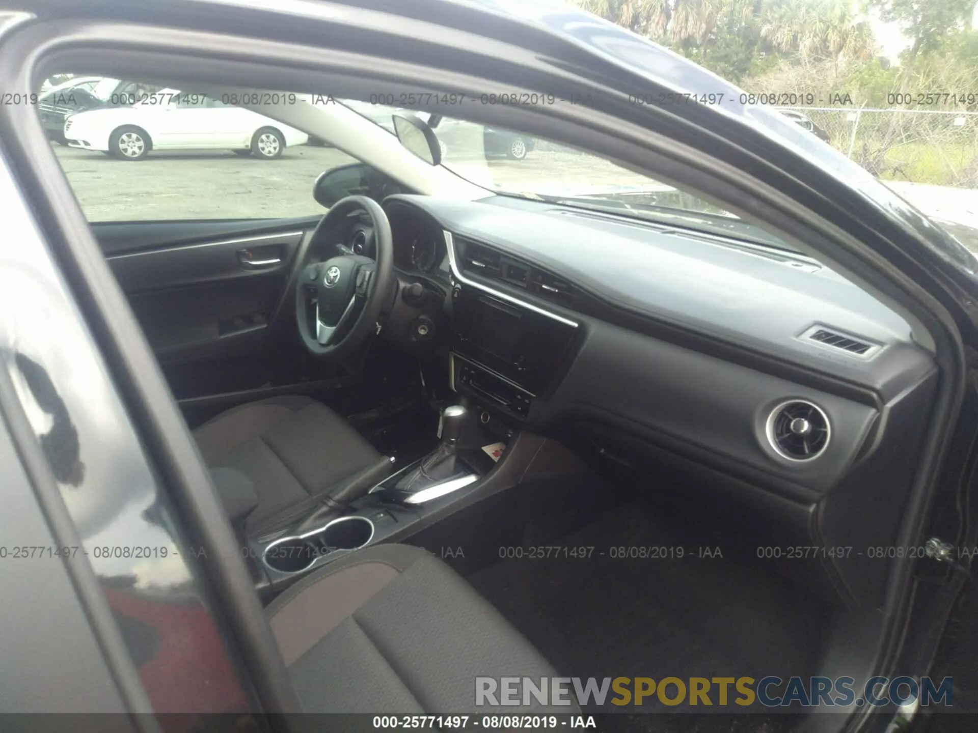 5 Photograph of a damaged car 2T1BURHE0KC188819 TOYOTA COROLLA 2019