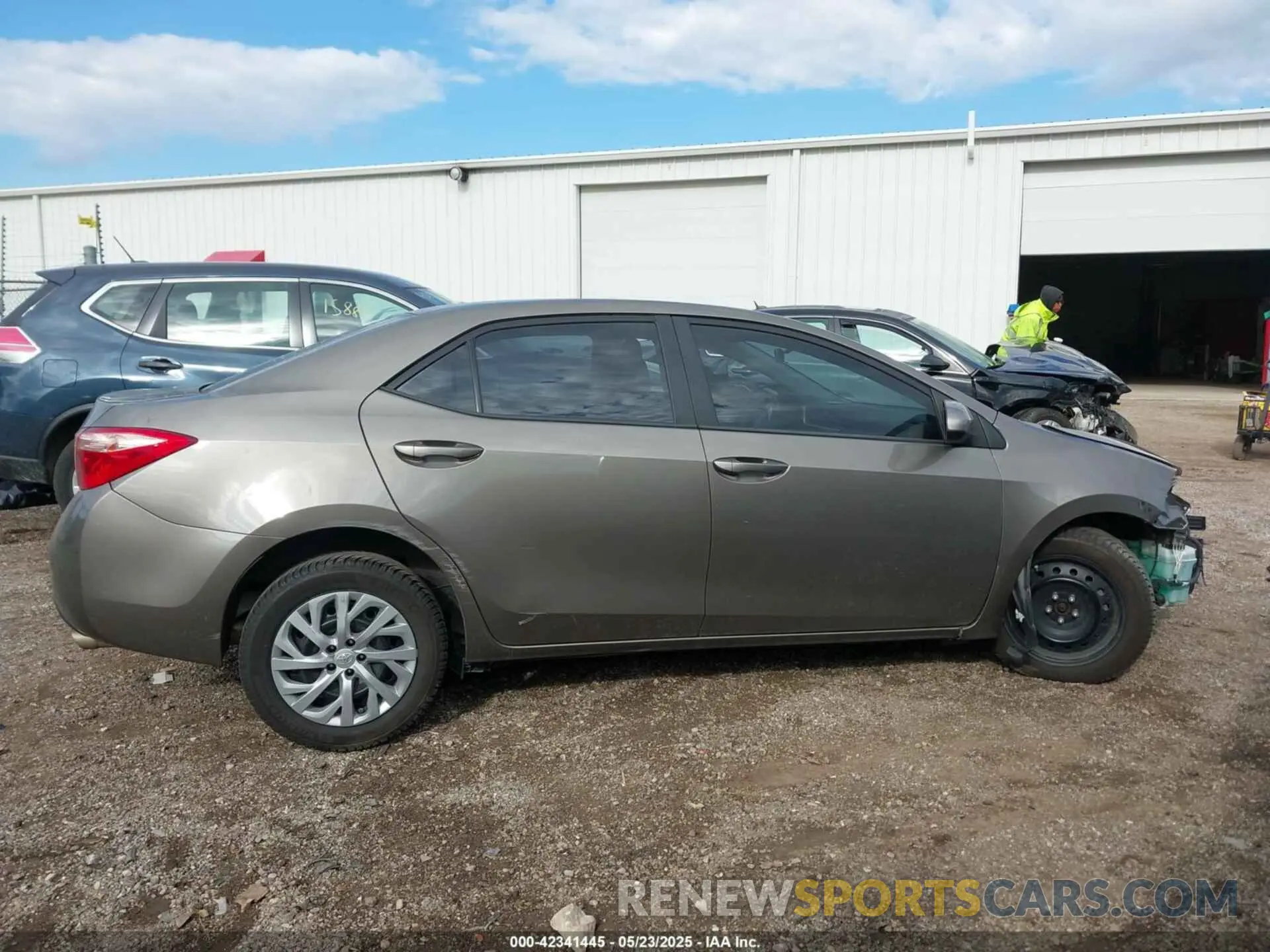 14 Photograph of a damaged car 2T1BURHE0KC189520 TOYOTA COROLLA 2019