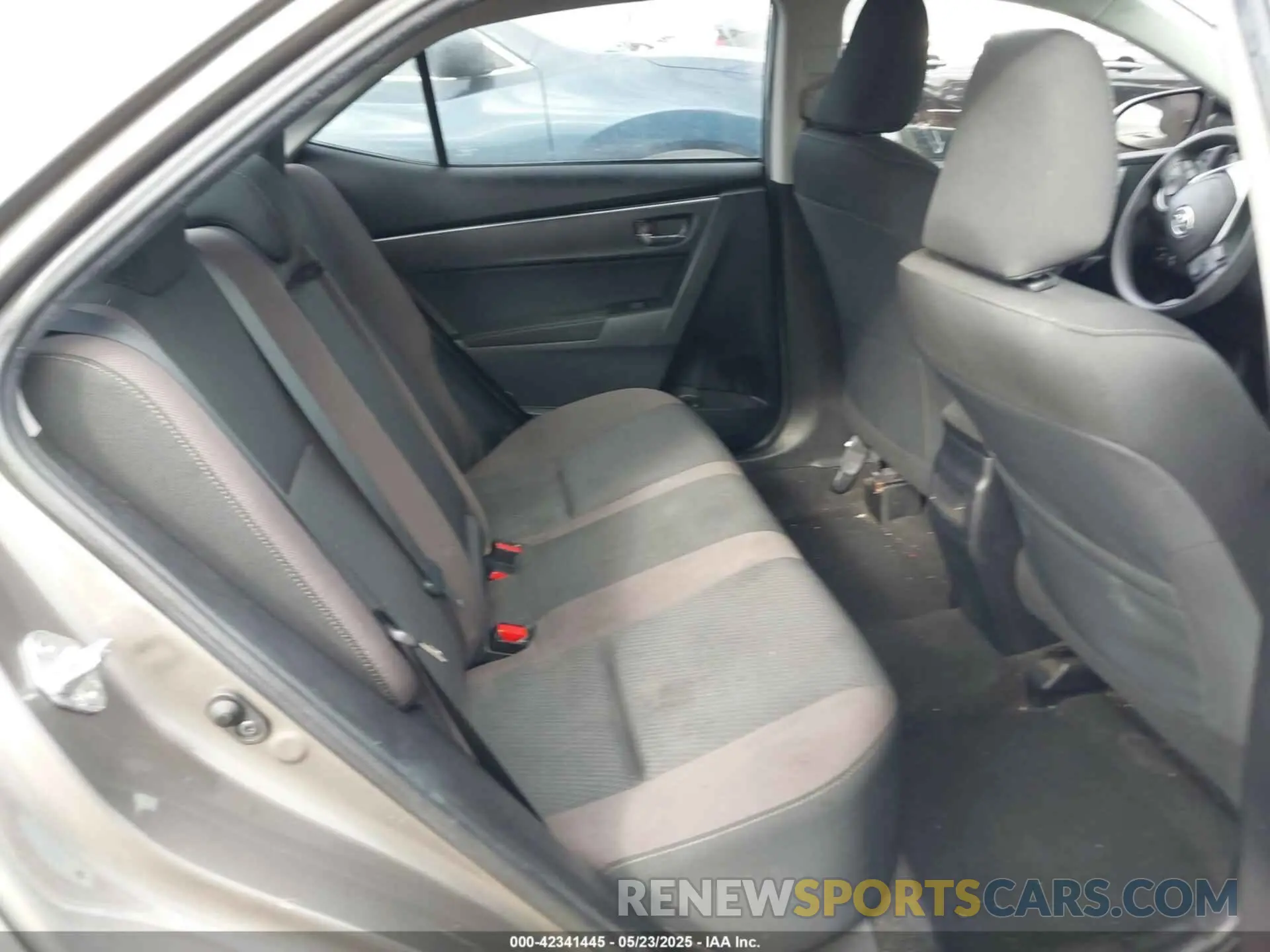 8 Photograph of a damaged car 2T1BURHE0KC189520 TOYOTA COROLLA 2019