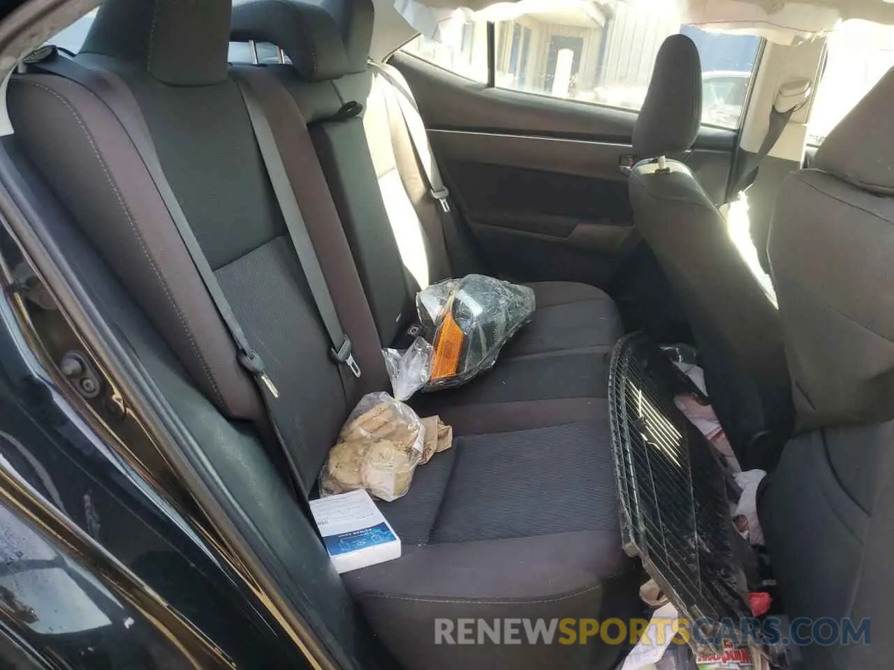 10 Photograph of a damaged car 2T1BURHE0KC192773 TOYOTA COROLLA 2019