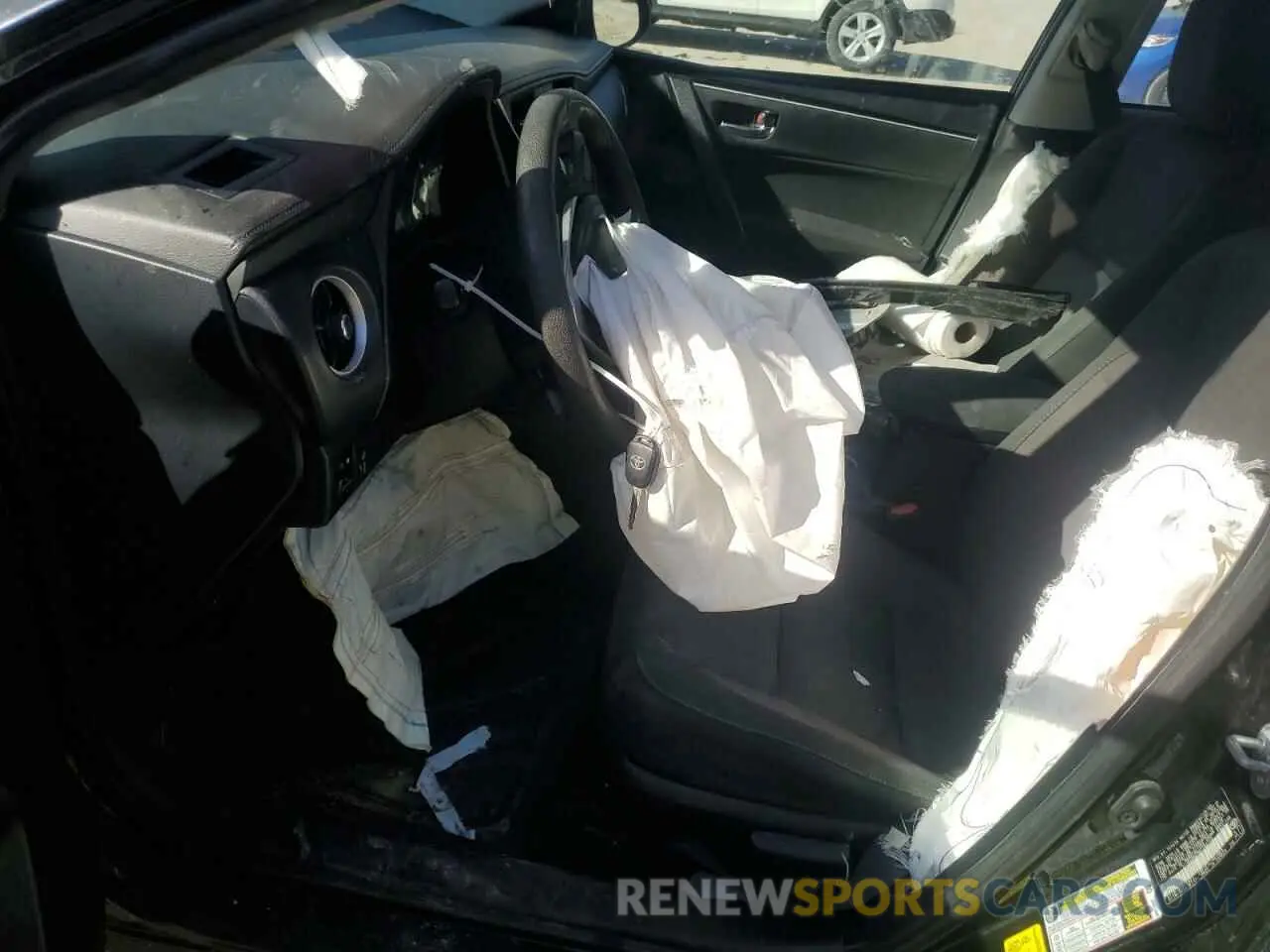 7 Photograph of a damaged car 2T1BURHE0KC192773 TOYOTA COROLLA 2019
