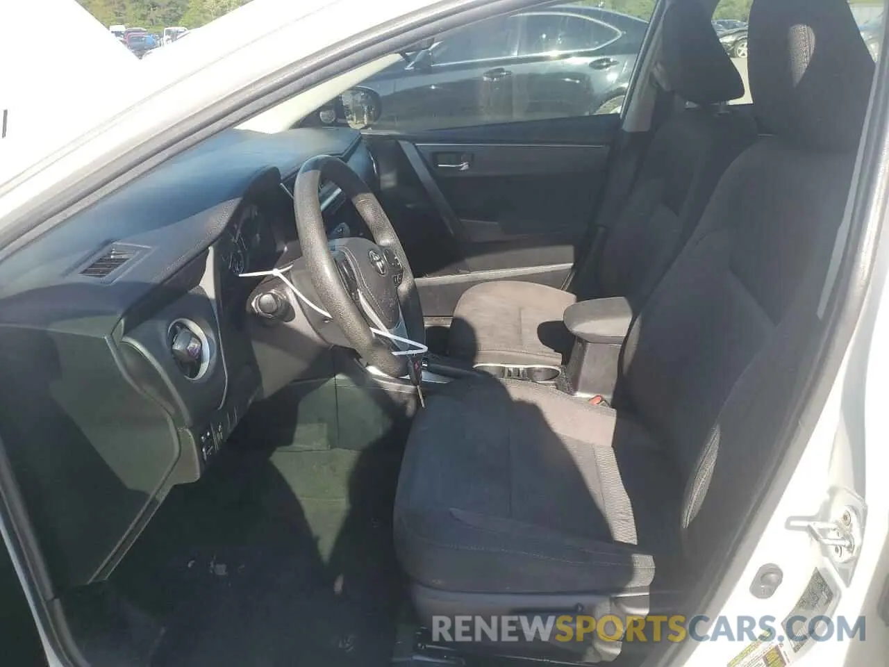 7 Photograph of a damaged car 2T1BURHE0KC204145 TOYOTA COROLLA 2019