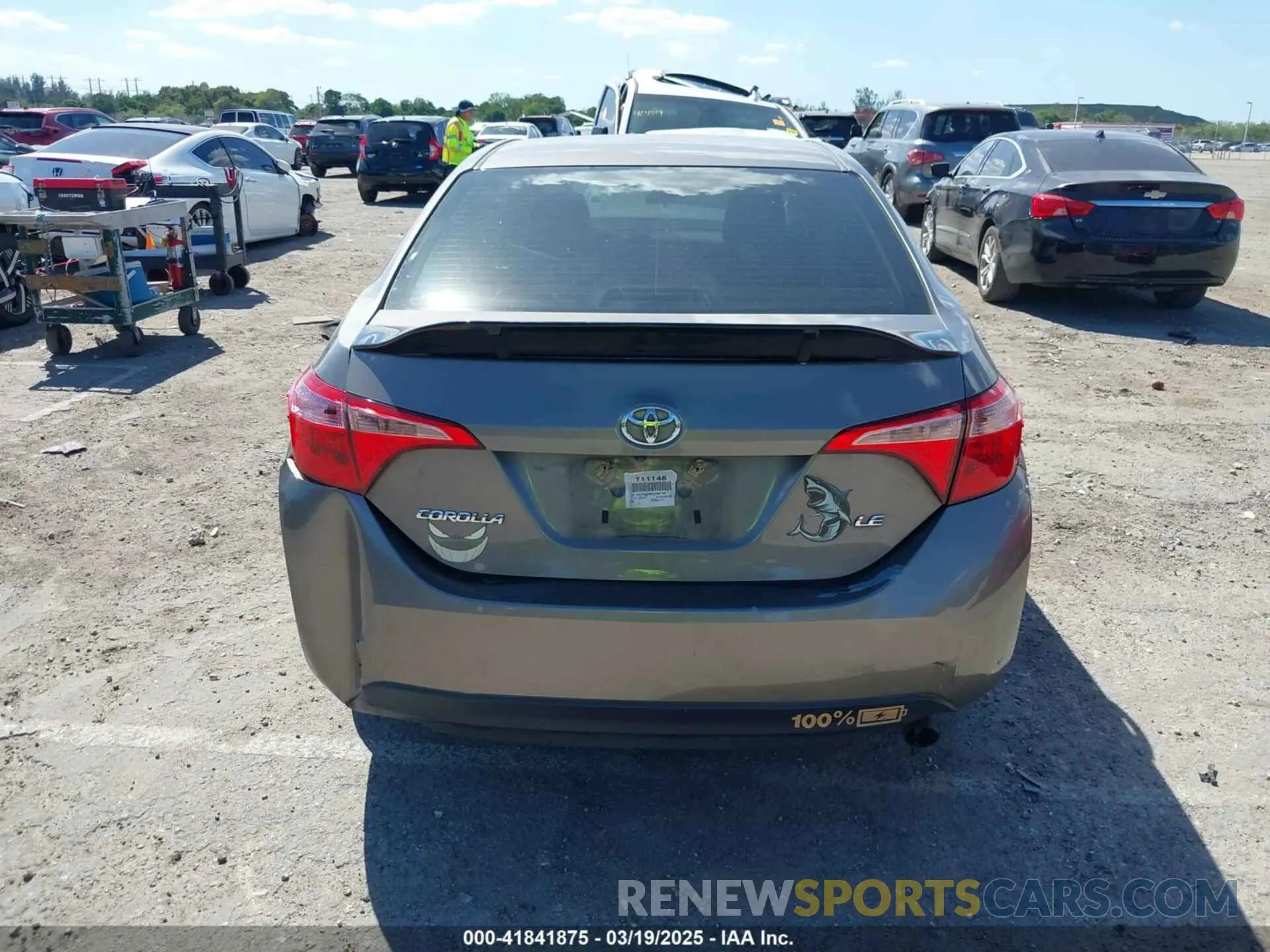 17 Photograph of a damaged car 2T1BURHE0KC204159 TOYOTA COROLLA 2019
