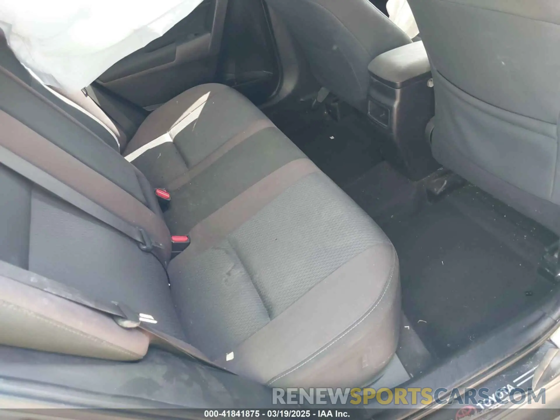 8 Photograph of a damaged car 2T1BURHE0KC204159 TOYOTA COROLLA 2019