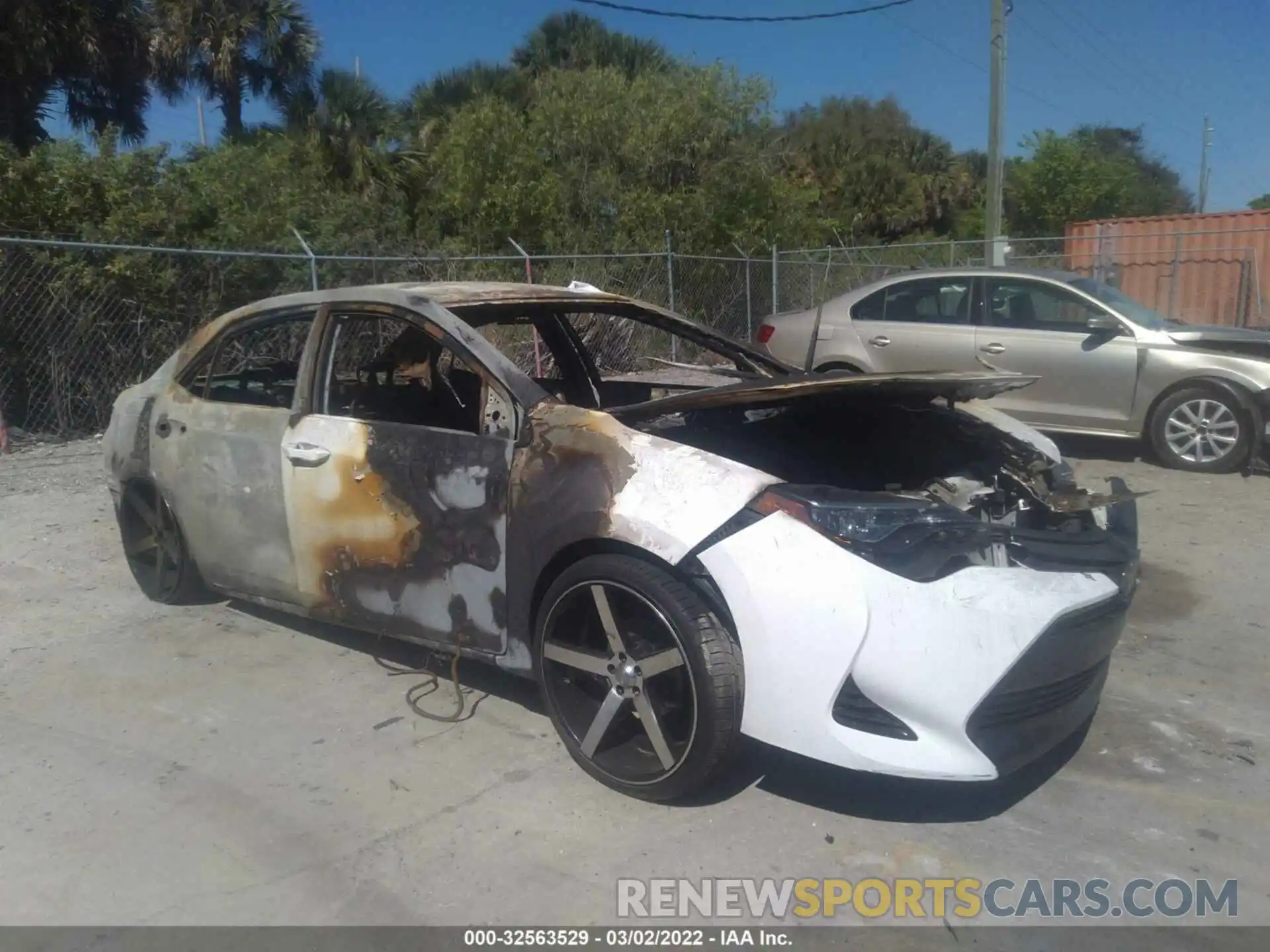 1 Photograph of a damaged car 2T1BURHE0KC210771 TOYOTA COROLLA 2019