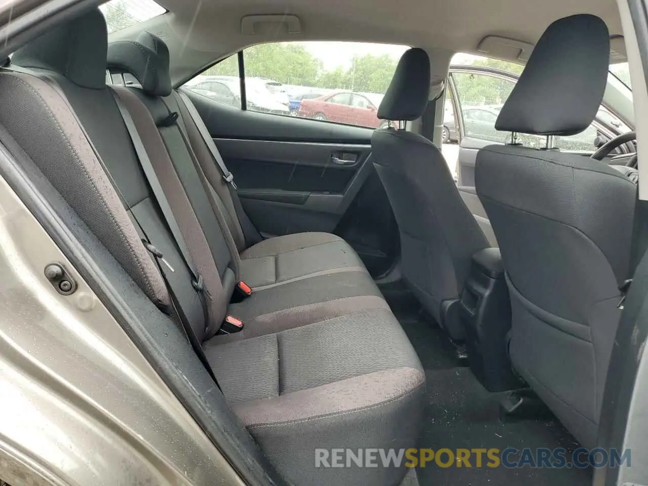 10 Photograph of a damaged car 2T1BURHE0KC210947 TOYOTA COROLLA 2019