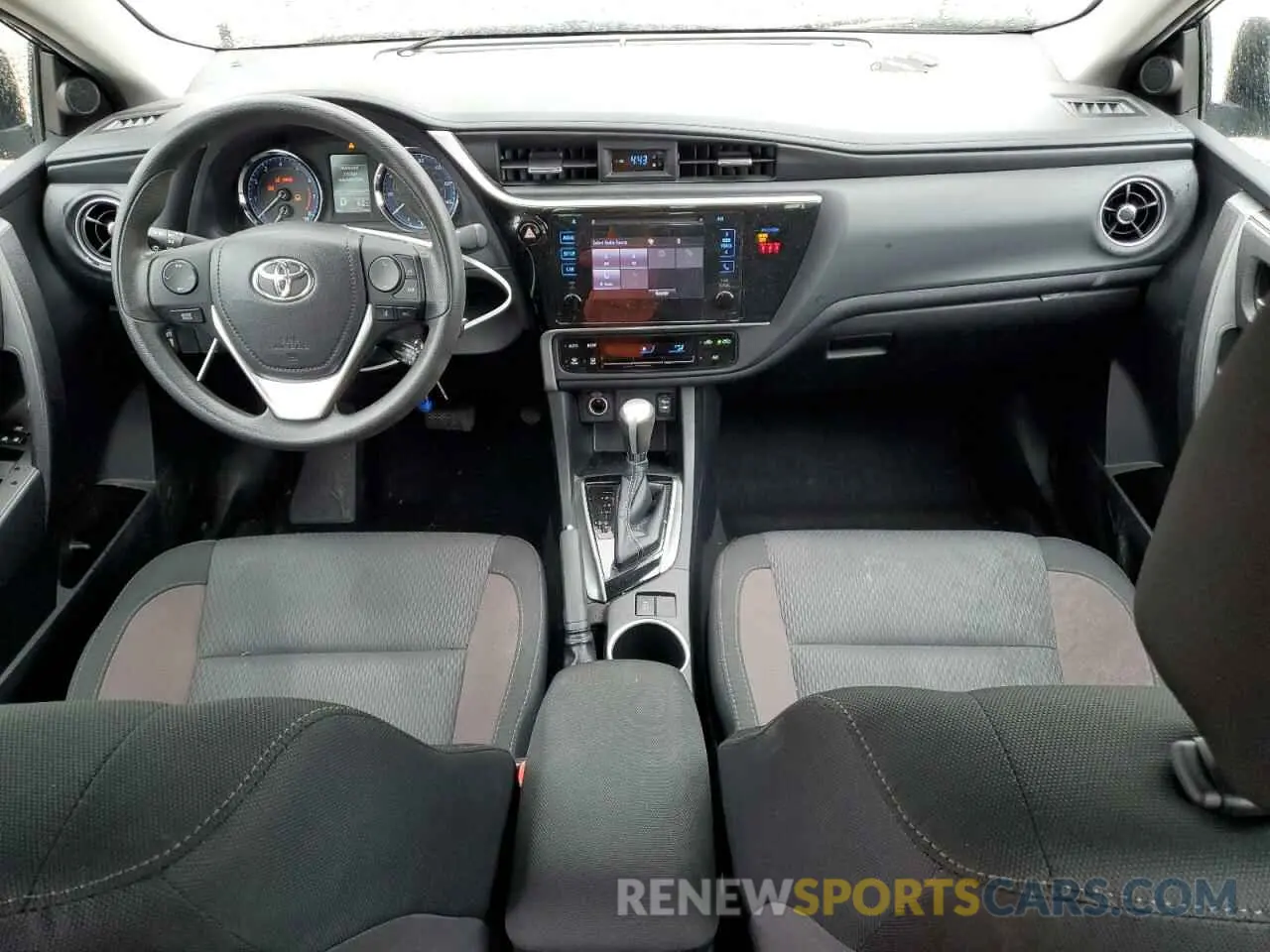 8 Photograph of a damaged car 2T1BURHE0KC210947 TOYOTA COROLLA 2019