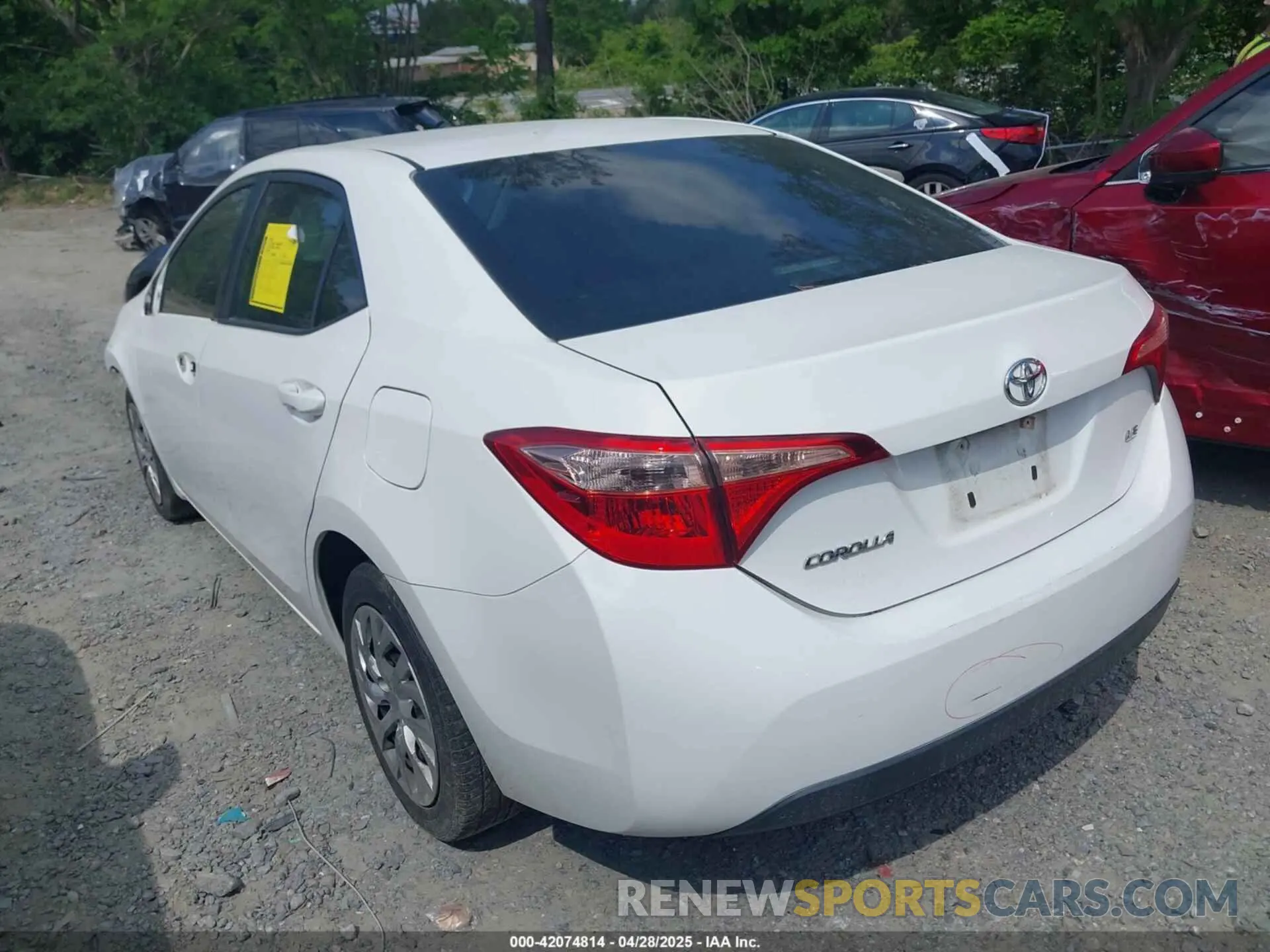 3 Photograph of a damaged car 2T1BURHE0KC213606 TOYOTA COROLLA 2019