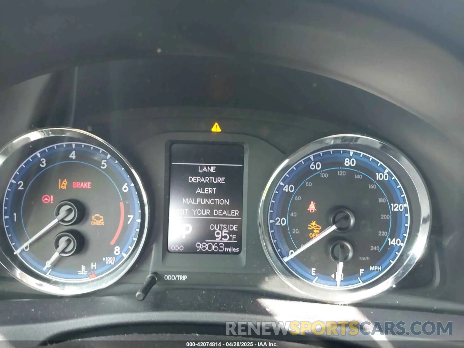 7 Photograph of a damaged car 2T1BURHE0KC213606 TOYOTA COROLLA 2019