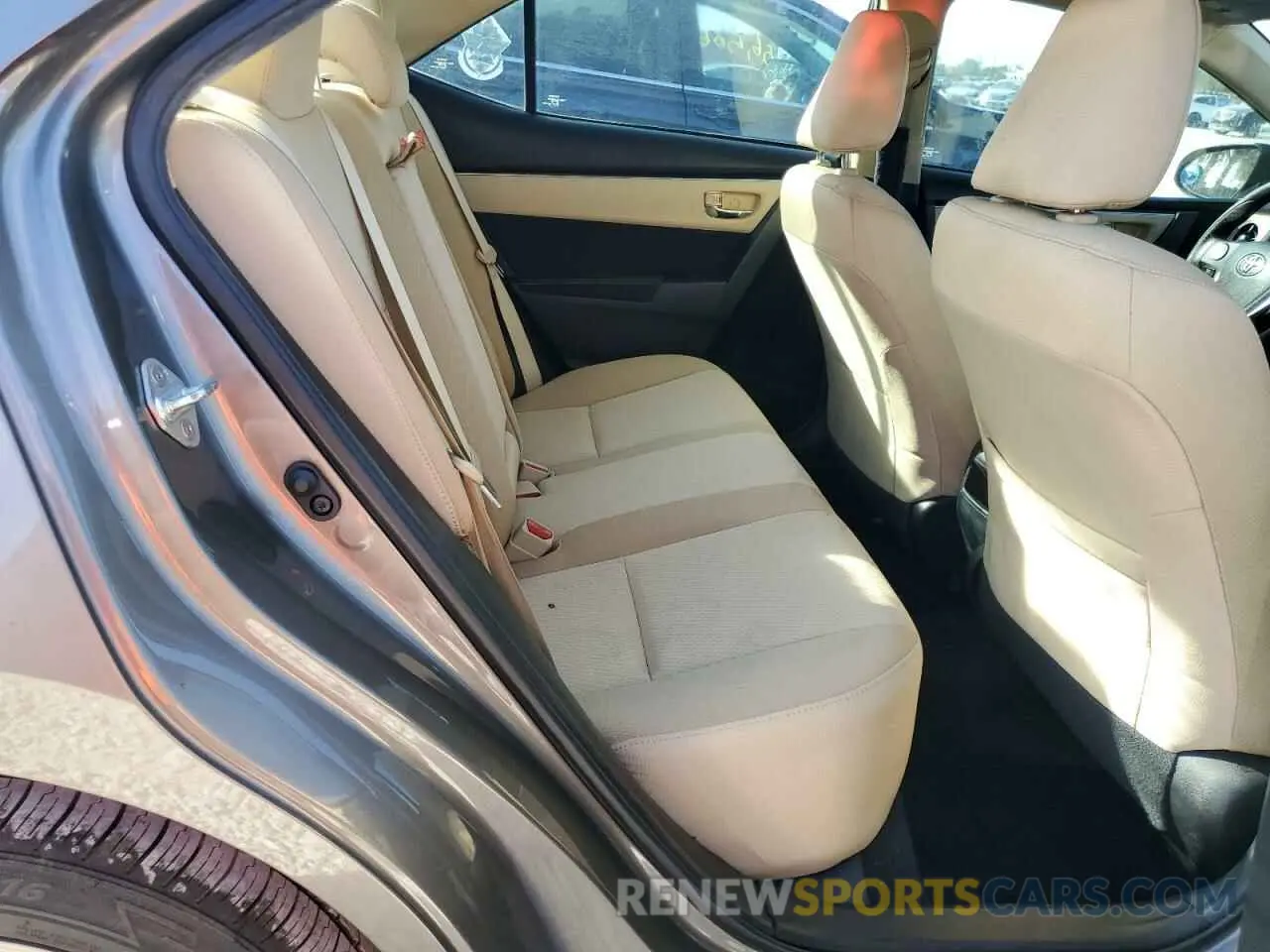 10 Photograph of a damaged car 2T1BURHE0KC214156 TOYOTA COROLLA 2019
