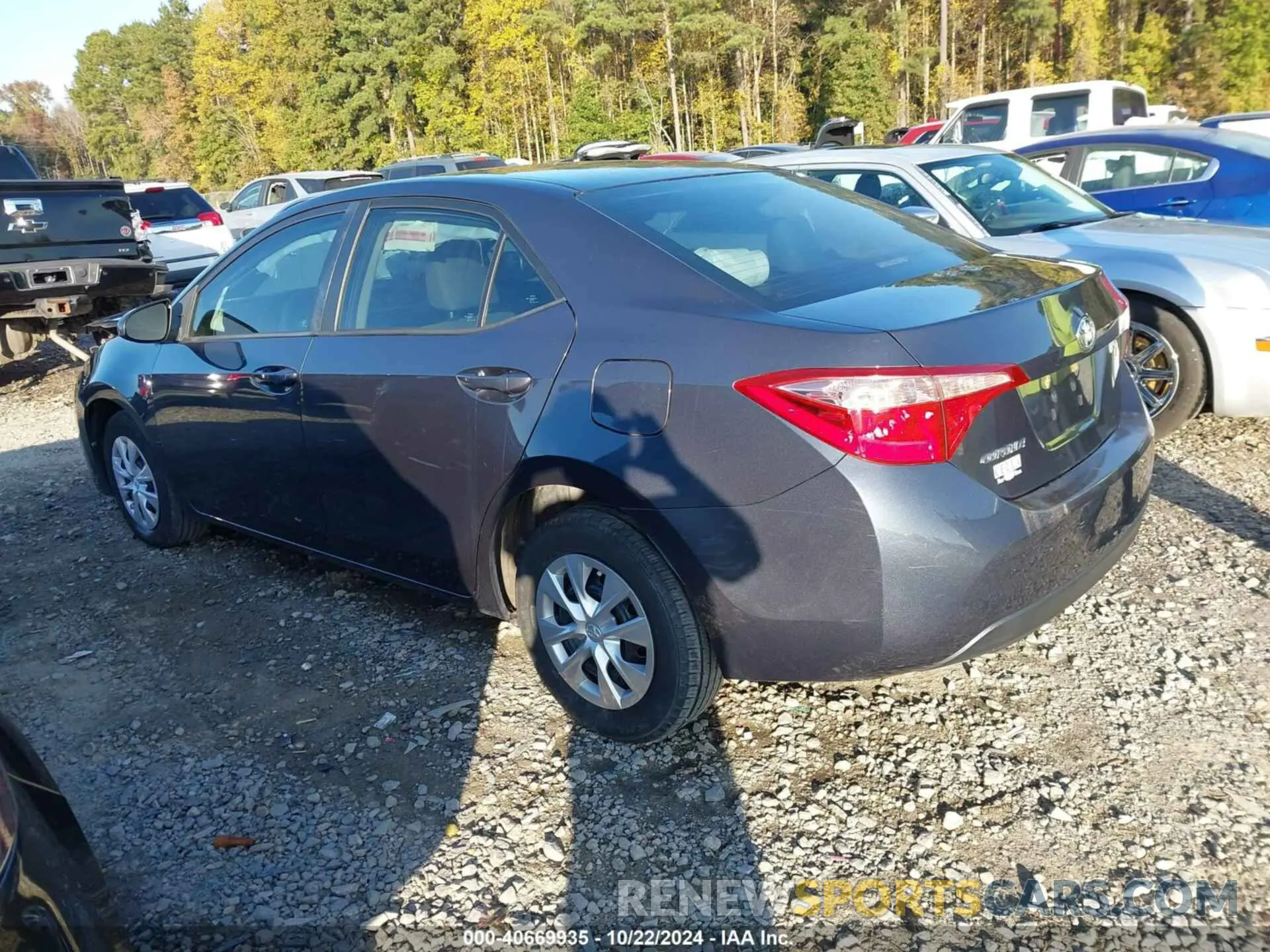 3 Photograph of a damaged car 2T1BURHE0KC217669 TOYOTA COROLLA 2019