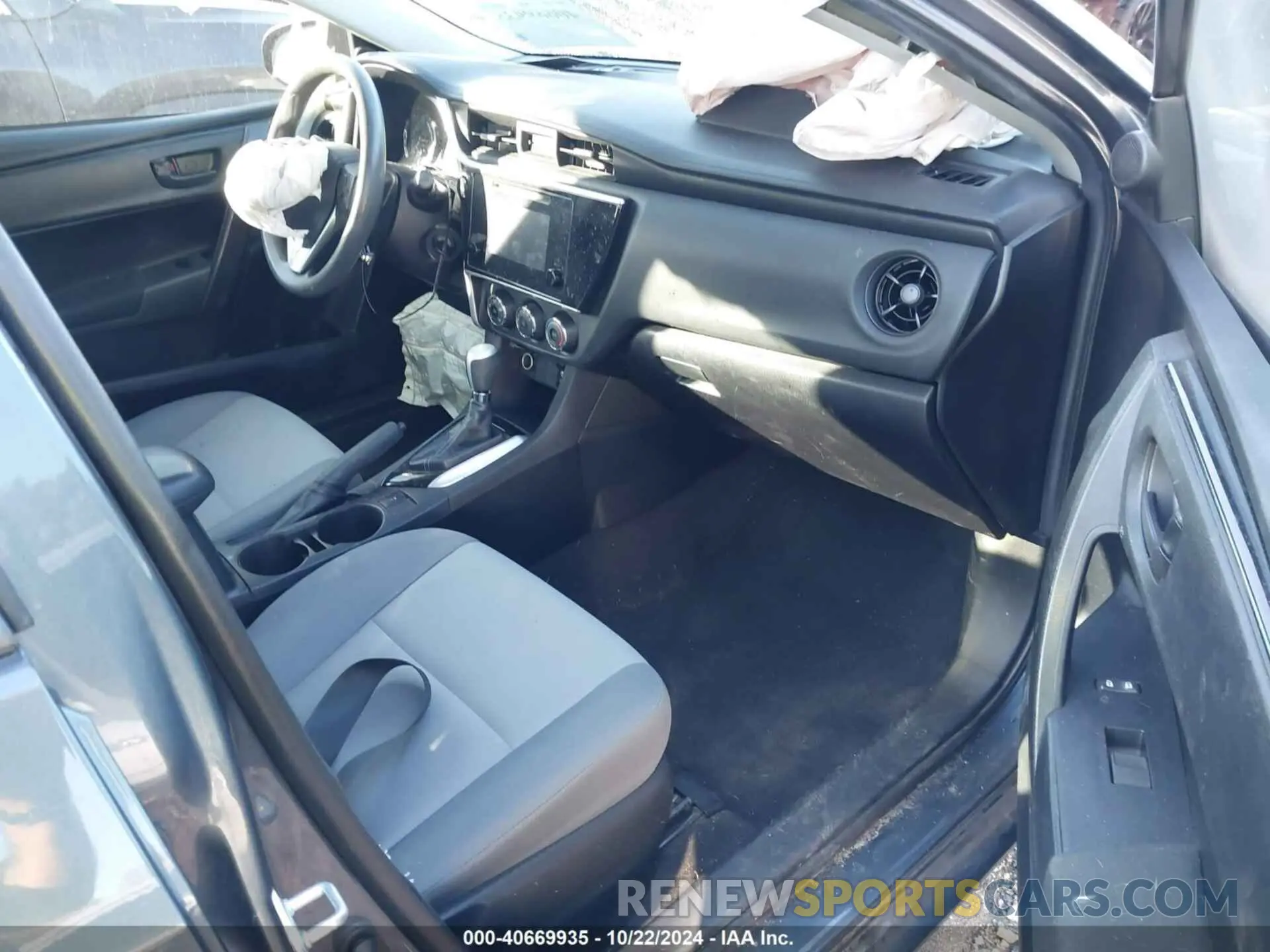 5 Photograph of a damaged car 2T1BURHE0KC217669 TOYOTA COROLLA 2019