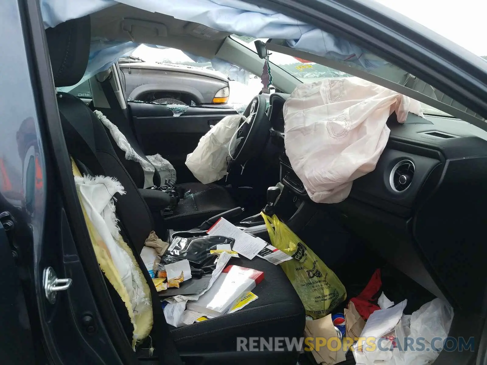 5 Photograph of a damaged car 2T1BURHE0KC221530 TOYOTA COROLLA 2019