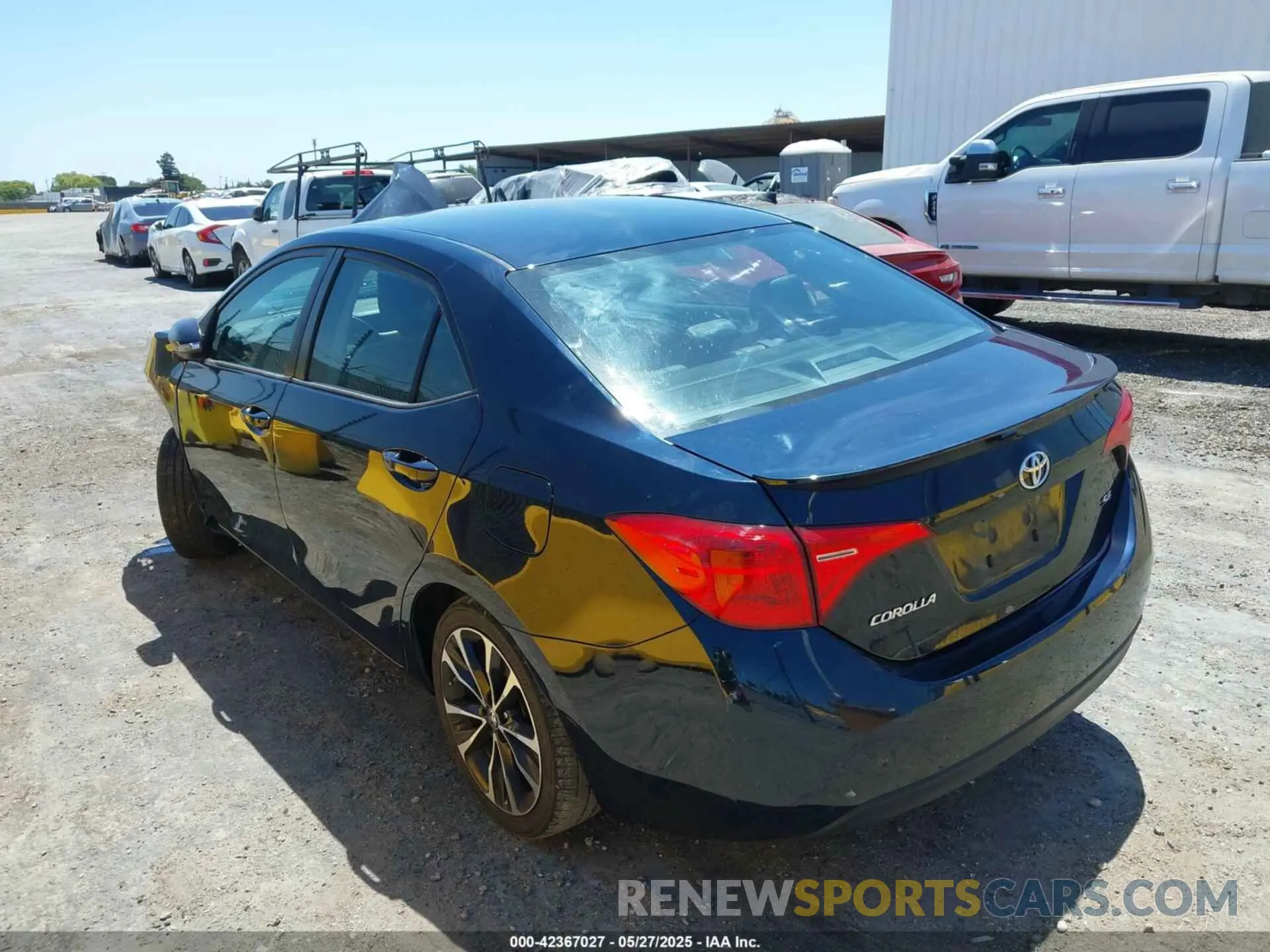 3 Photograph of a damaged car 2T1BURHE0KC222385 TOYOTA COROLLA 2019
