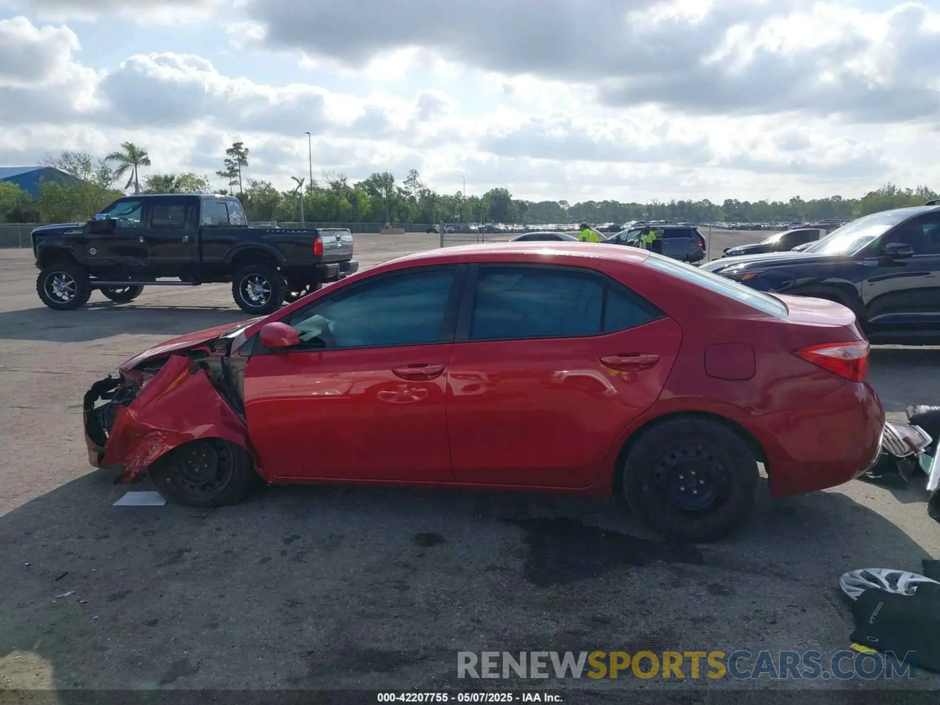 14 Photograph of a damaged car 2T1BURHE0KC222824 TOYOTA COROLLA 2019