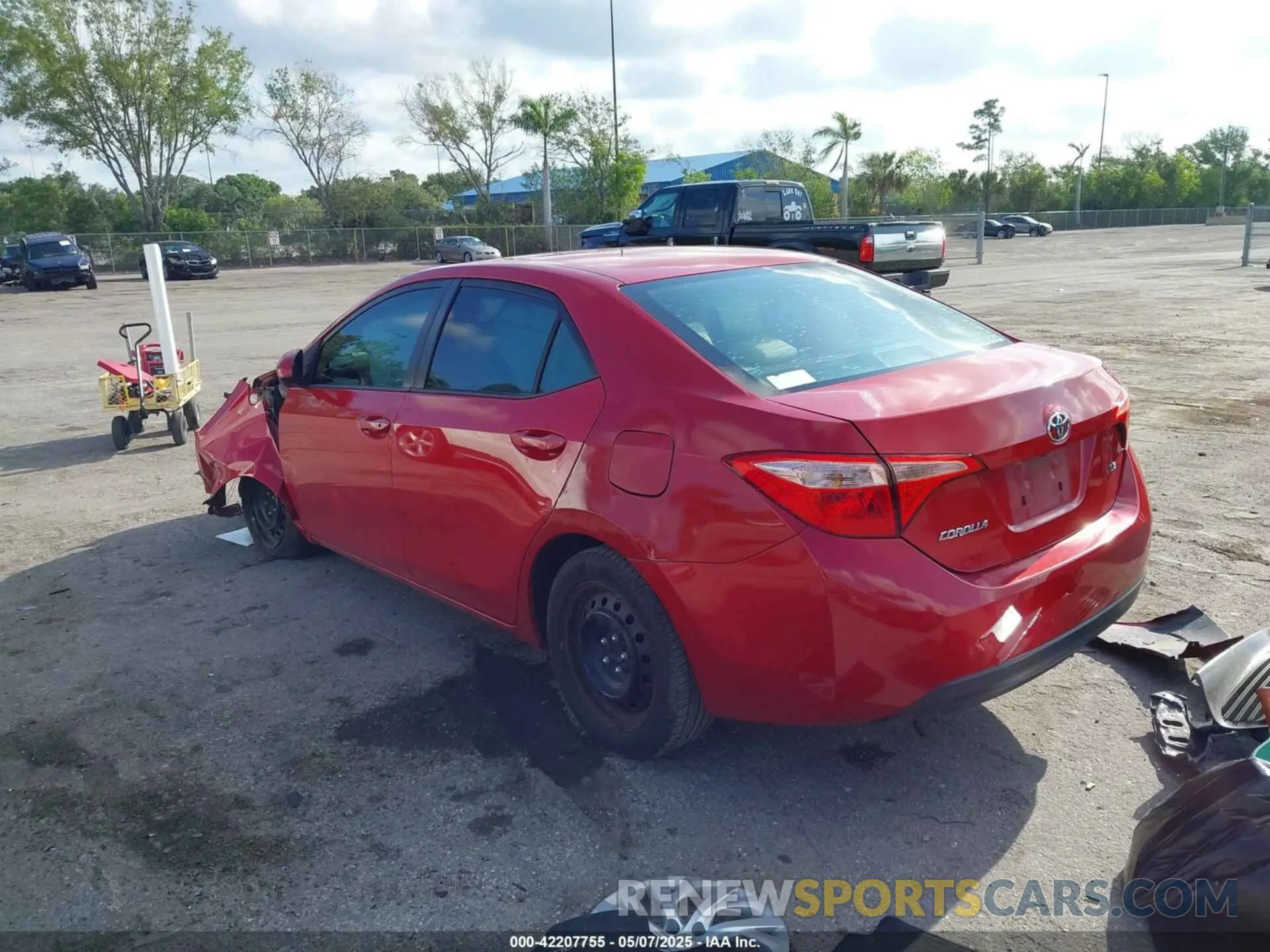 3 Photograph of a damaged car 2T1BURHE0KC222824 TOYOTA COROLLA 2019